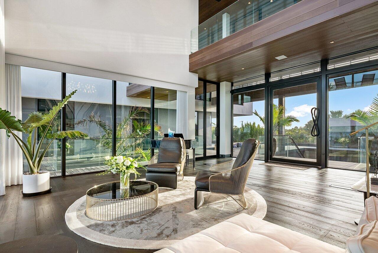 1005 NE Doubloon Drive