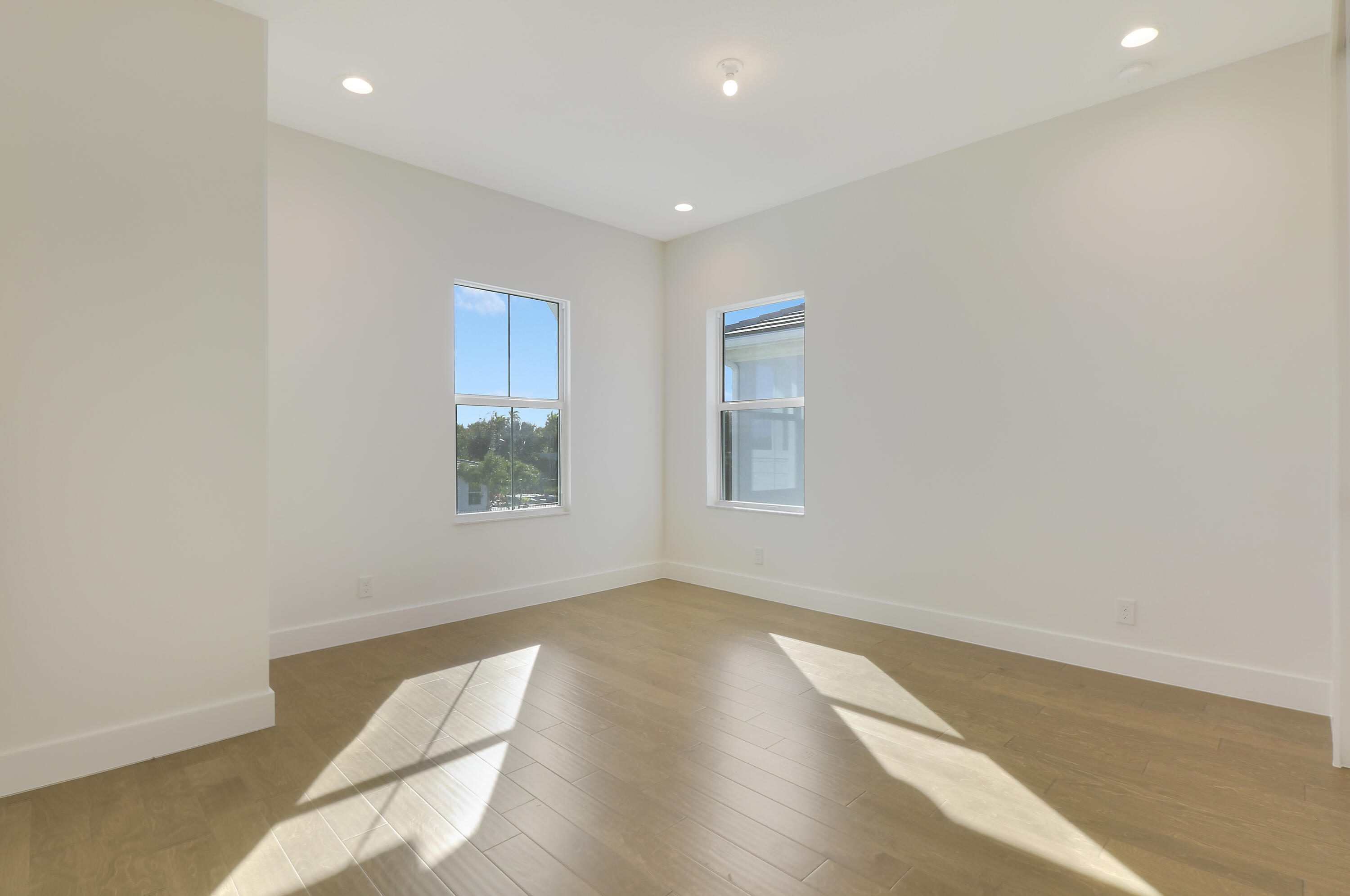 9194 Crestview Circle