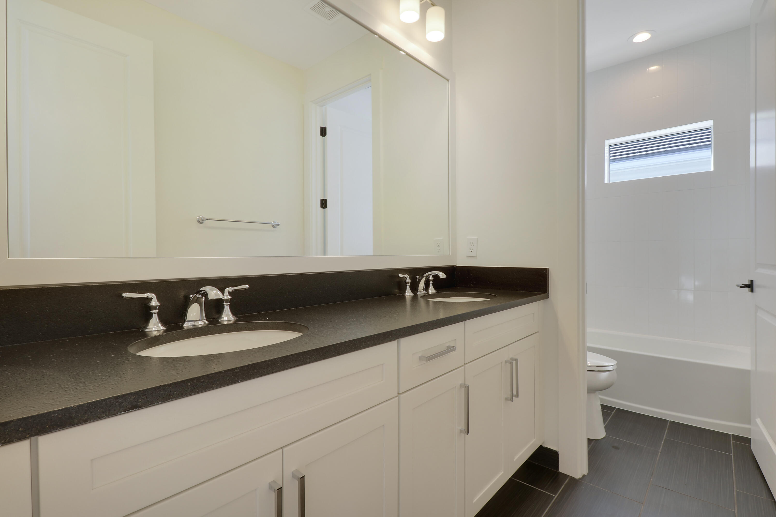 9194 Crestview Circle