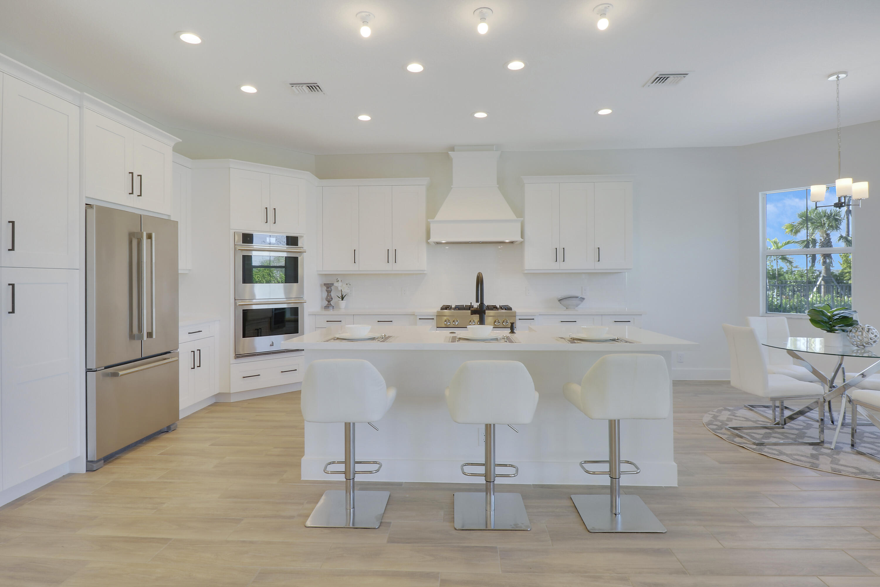 9194 Crestview Circle