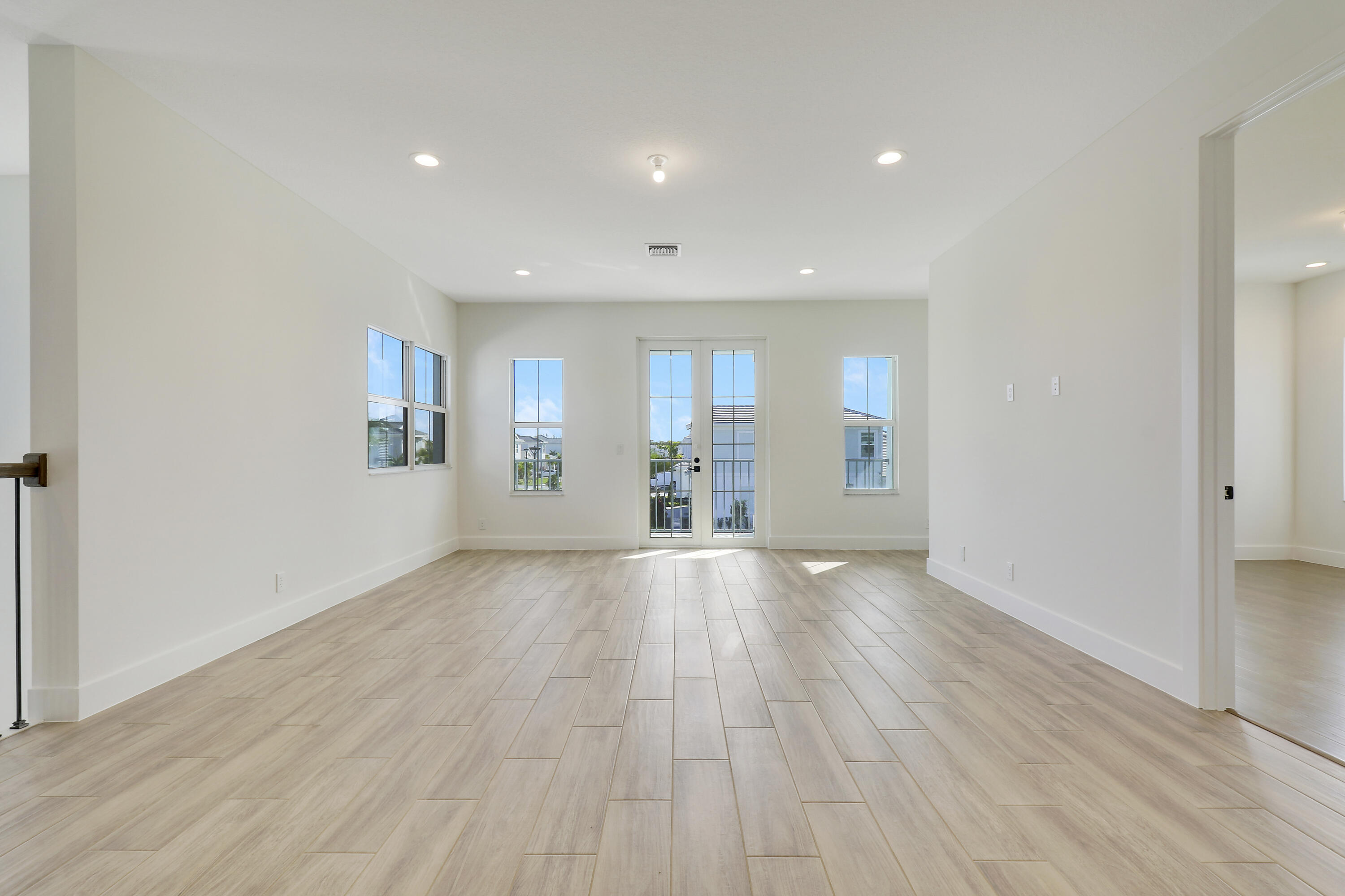 9194 Crestview Circle