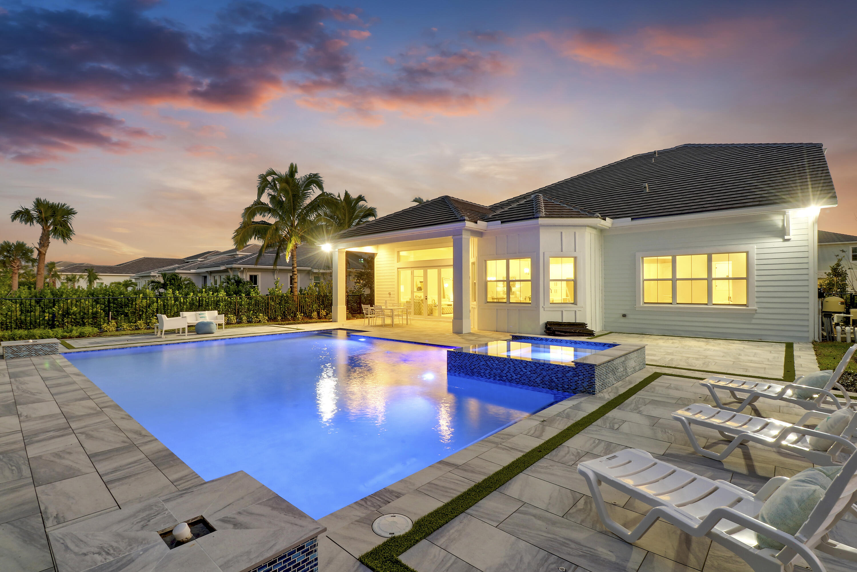 9194 Crestview Circle