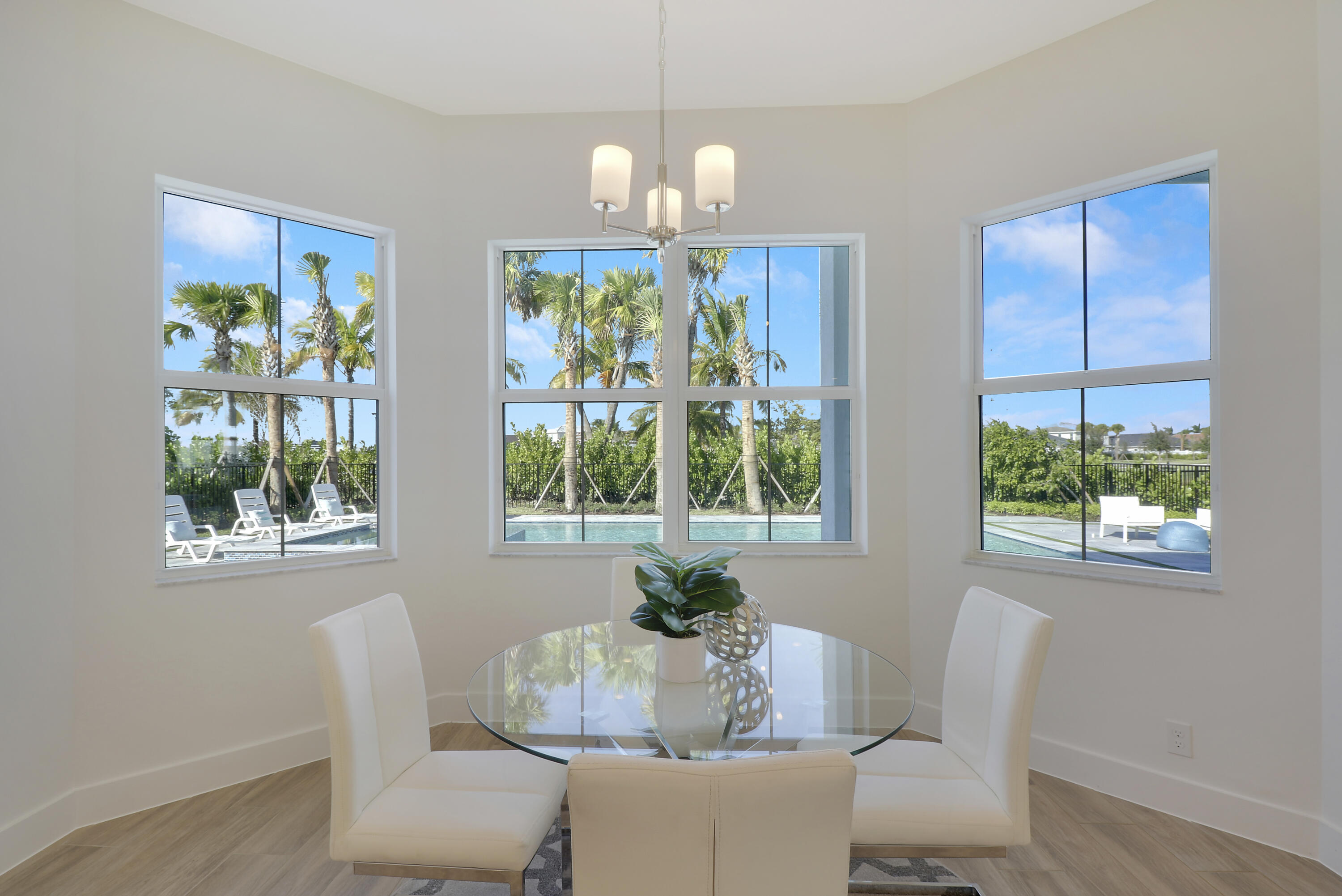 9194 Crestview Circle