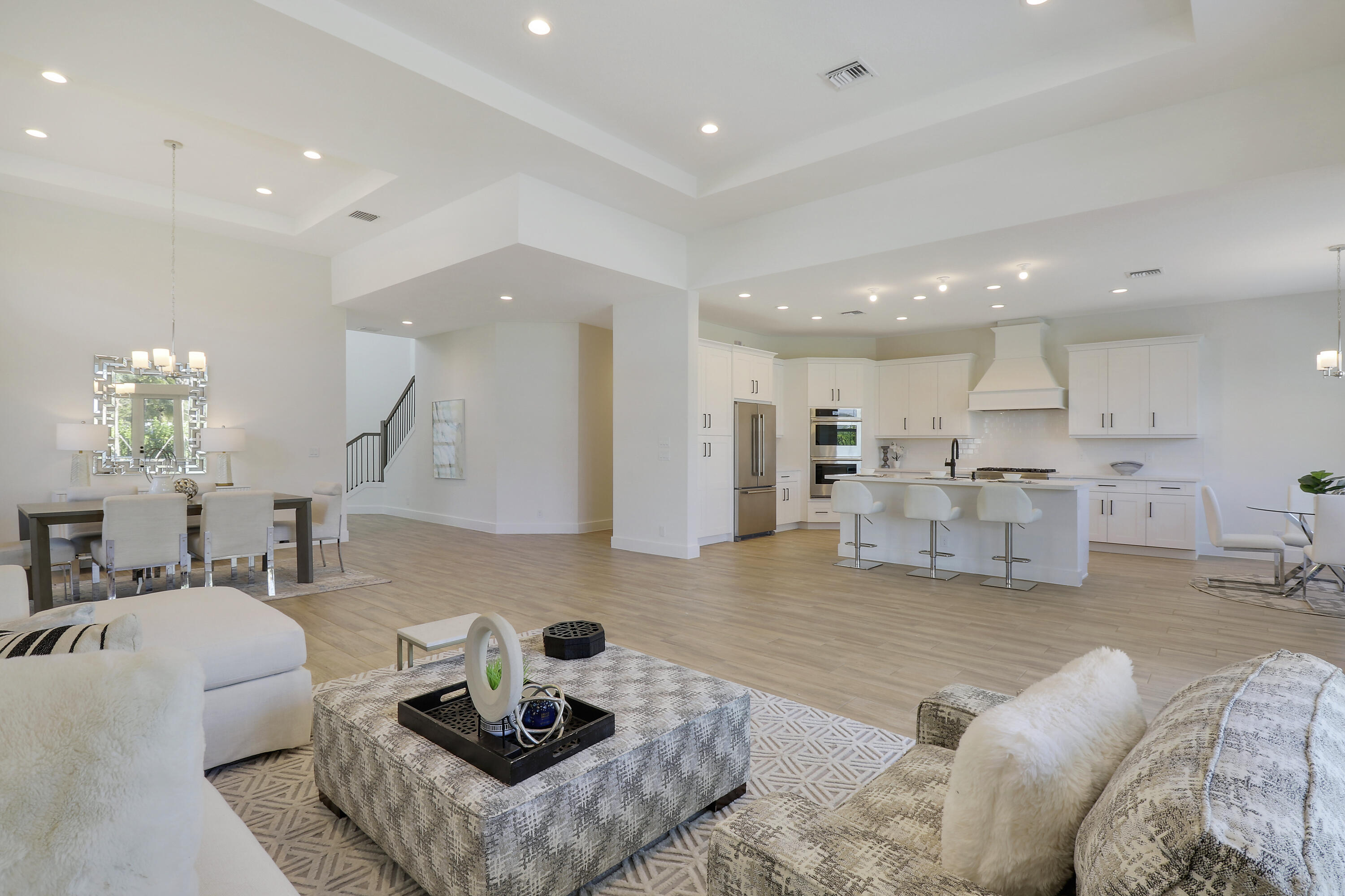 9194 Crestview Circle