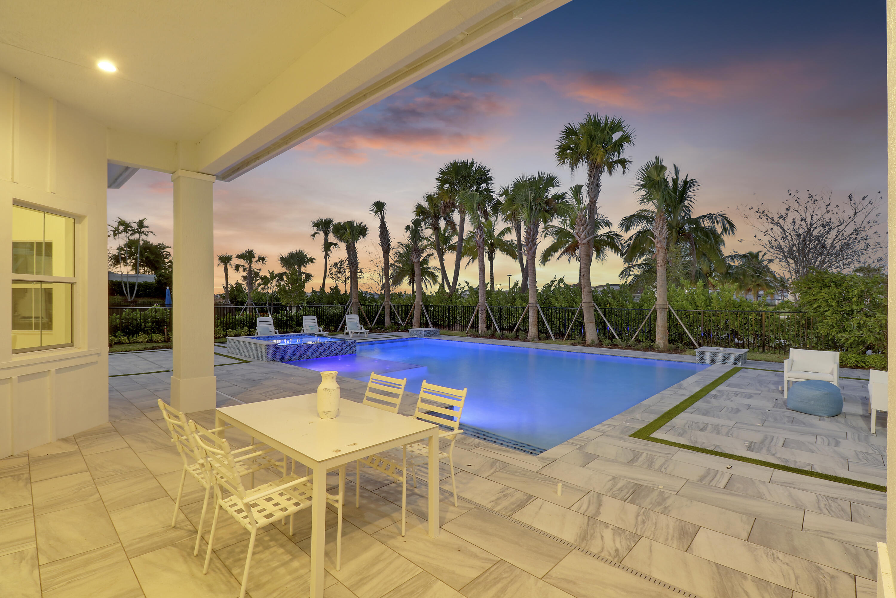 9194 Crestview Circle