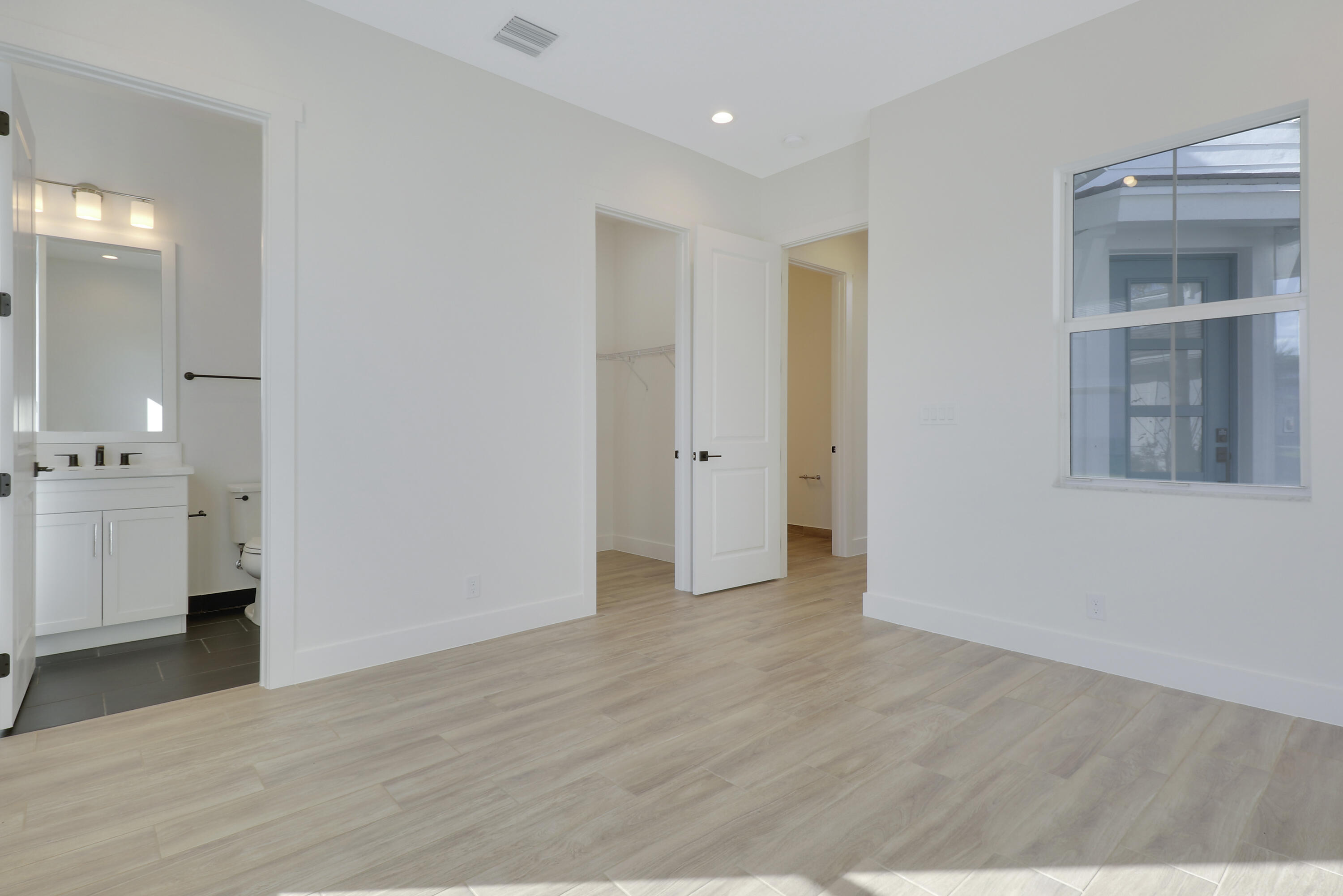 9194 Crestview Circle