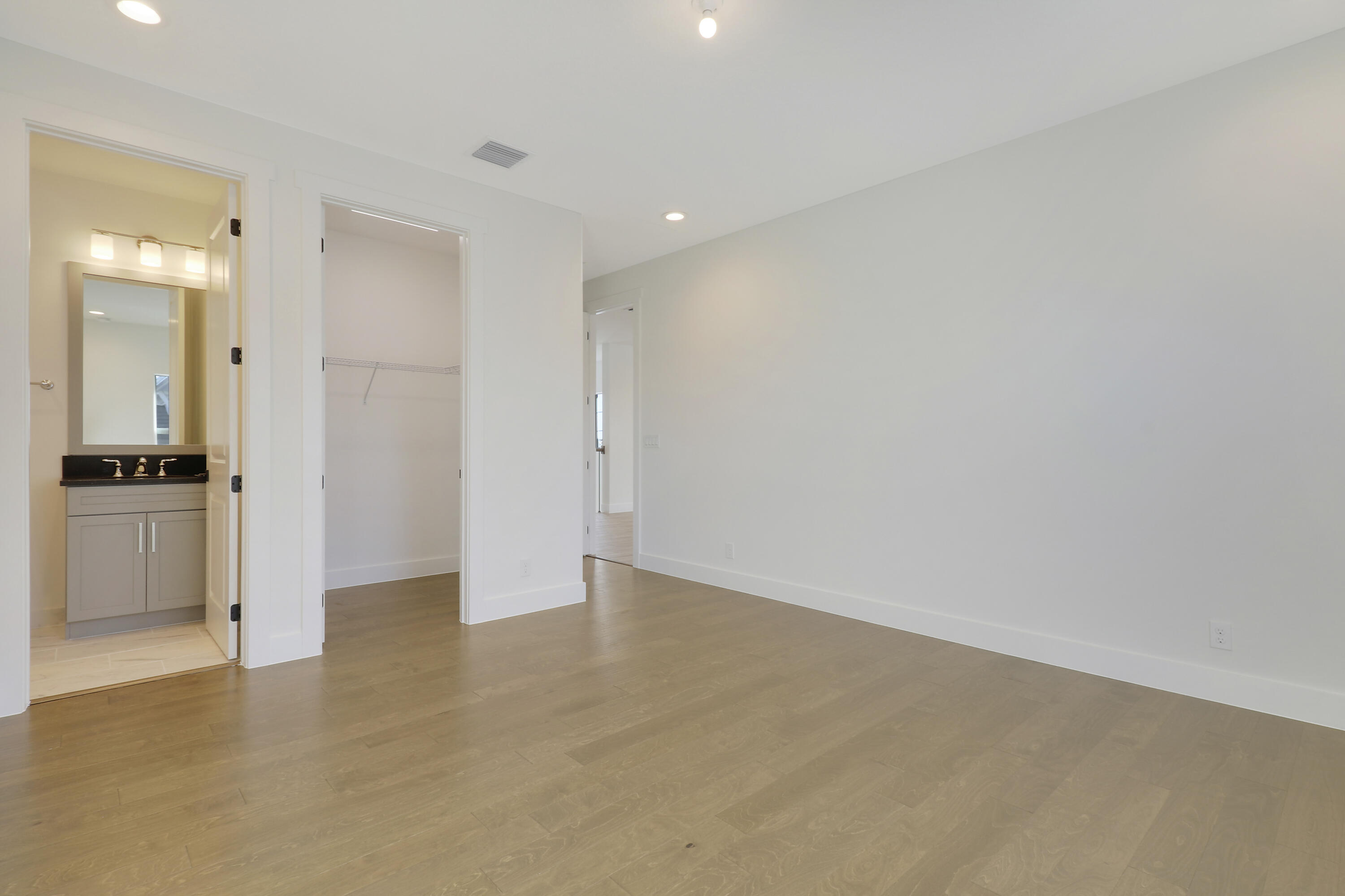 9194 Crestview Circle