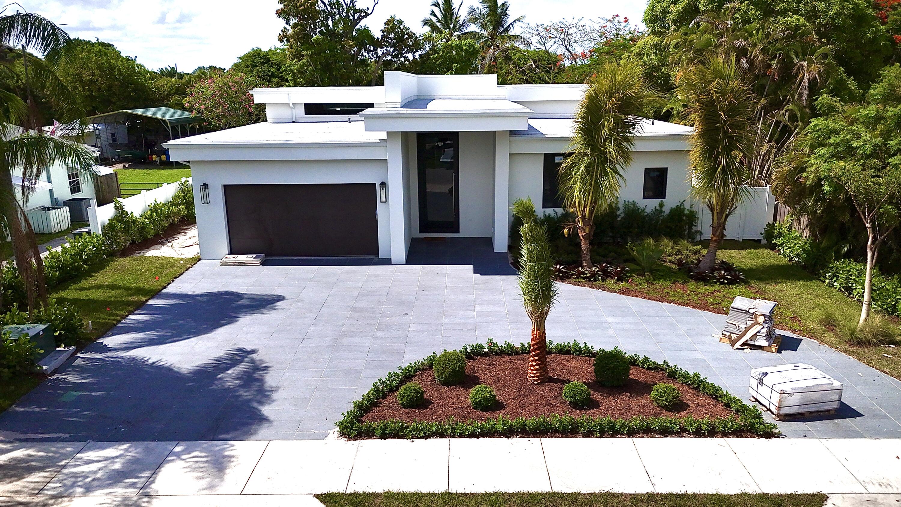 251 NE 14th Street