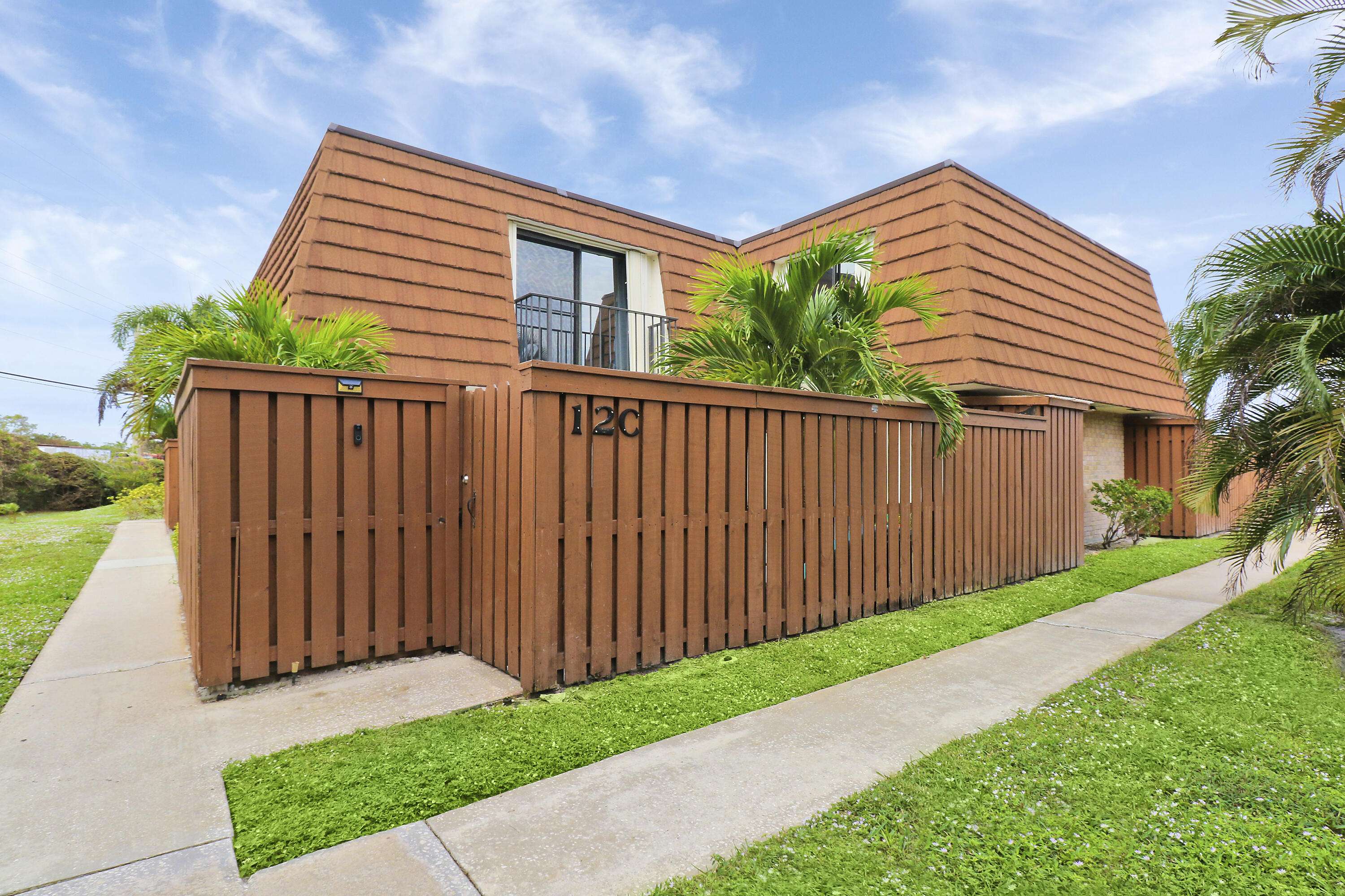 3900 County Line Road 12c, Tequesta Unit: 12c