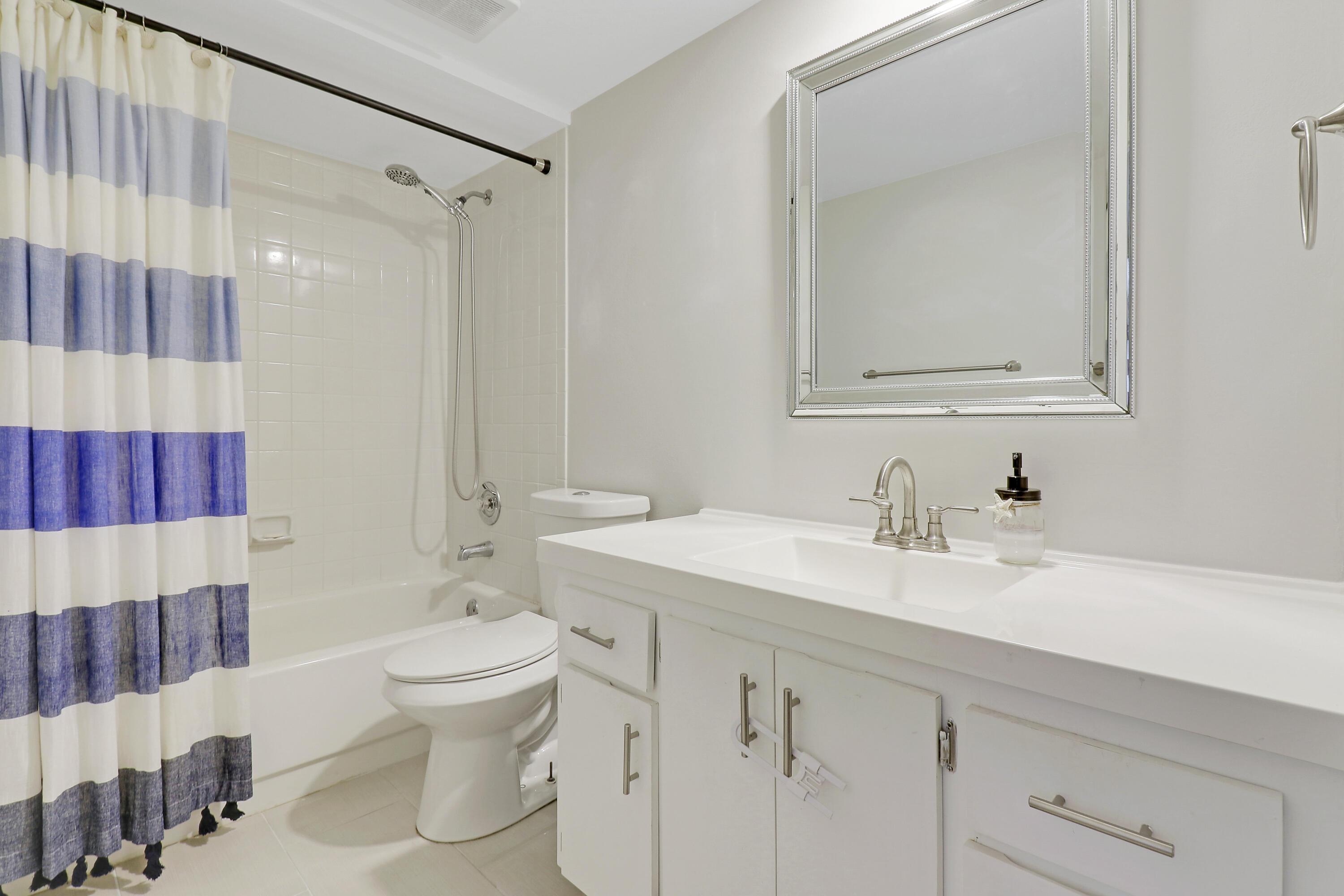 3900 County Line Road 12c, Tequesta Unit: 12c
