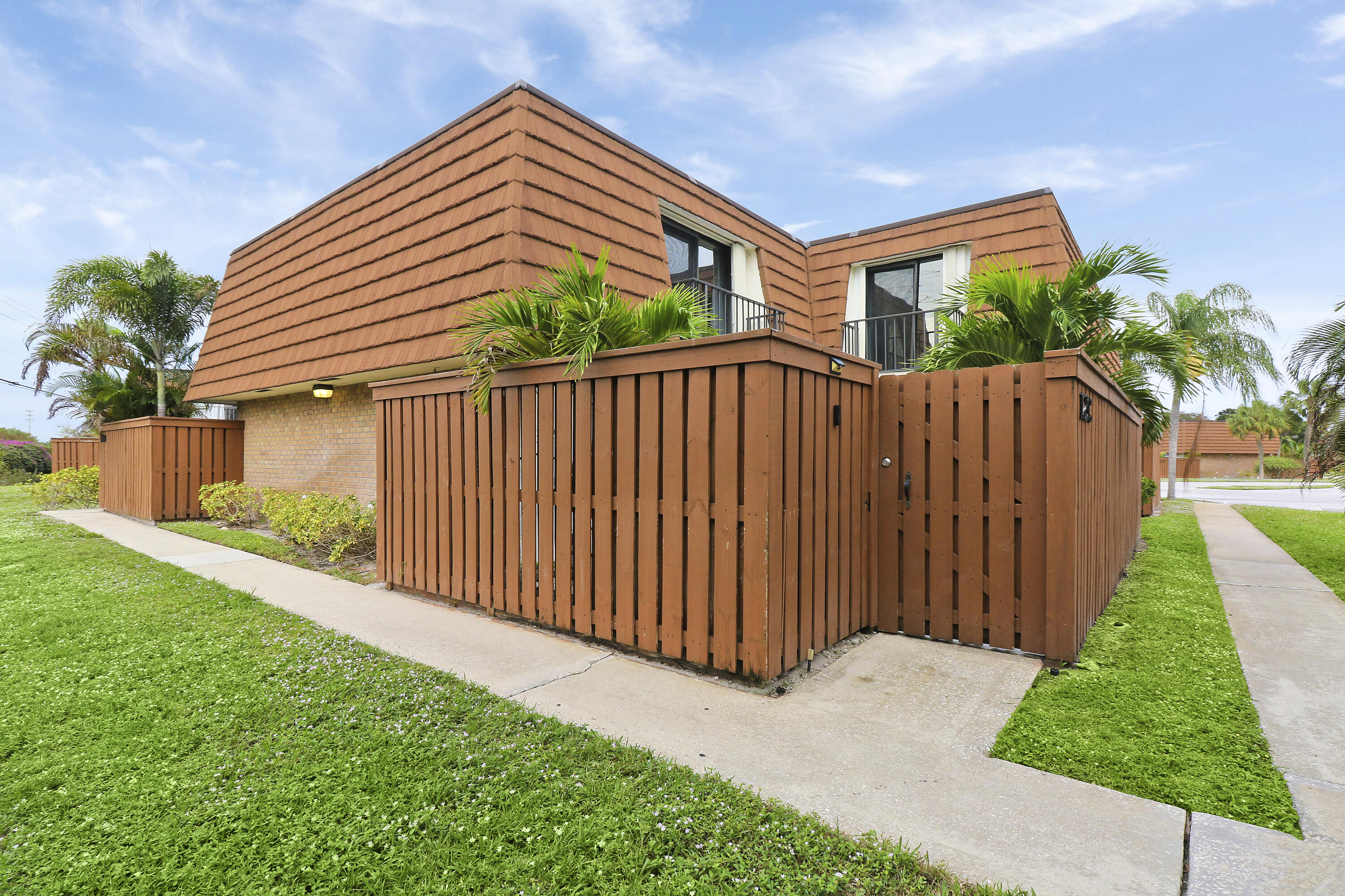 3900 County Line Road 12c, Tequesta Unit: 12c