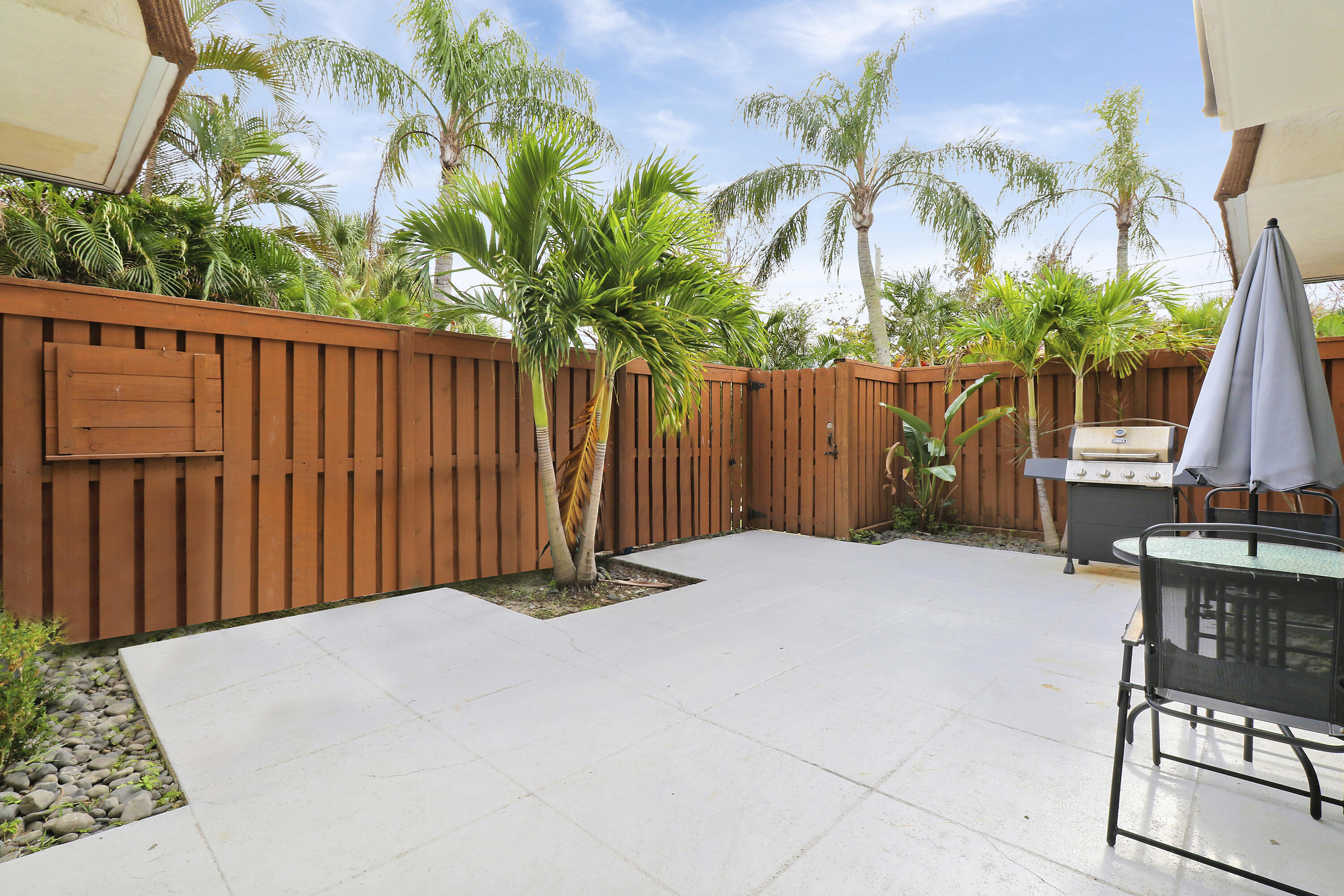 3900 County Line Road 12c, Tequesta Unit: 12c