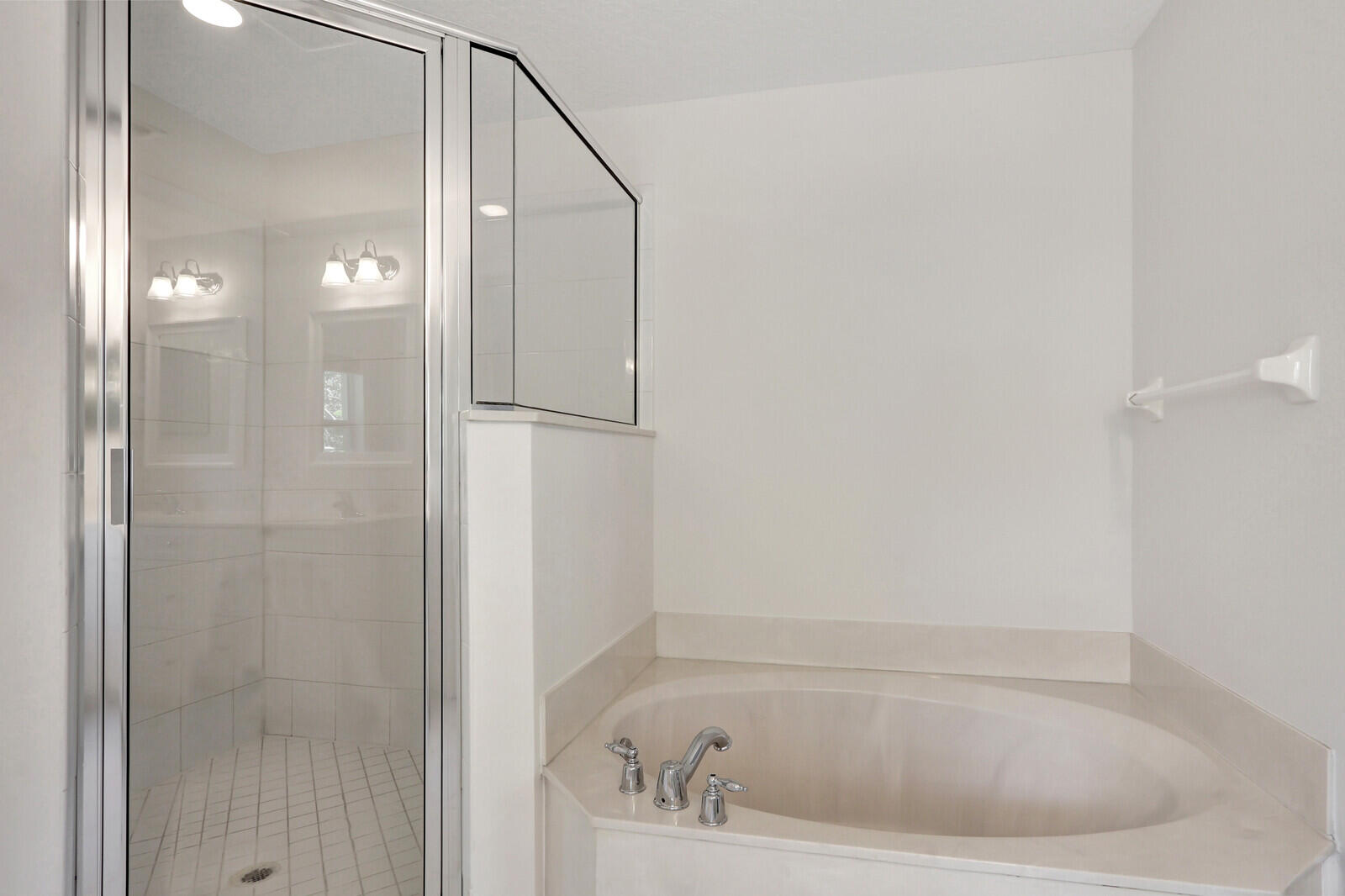 516 NW North River Drive, Stuart