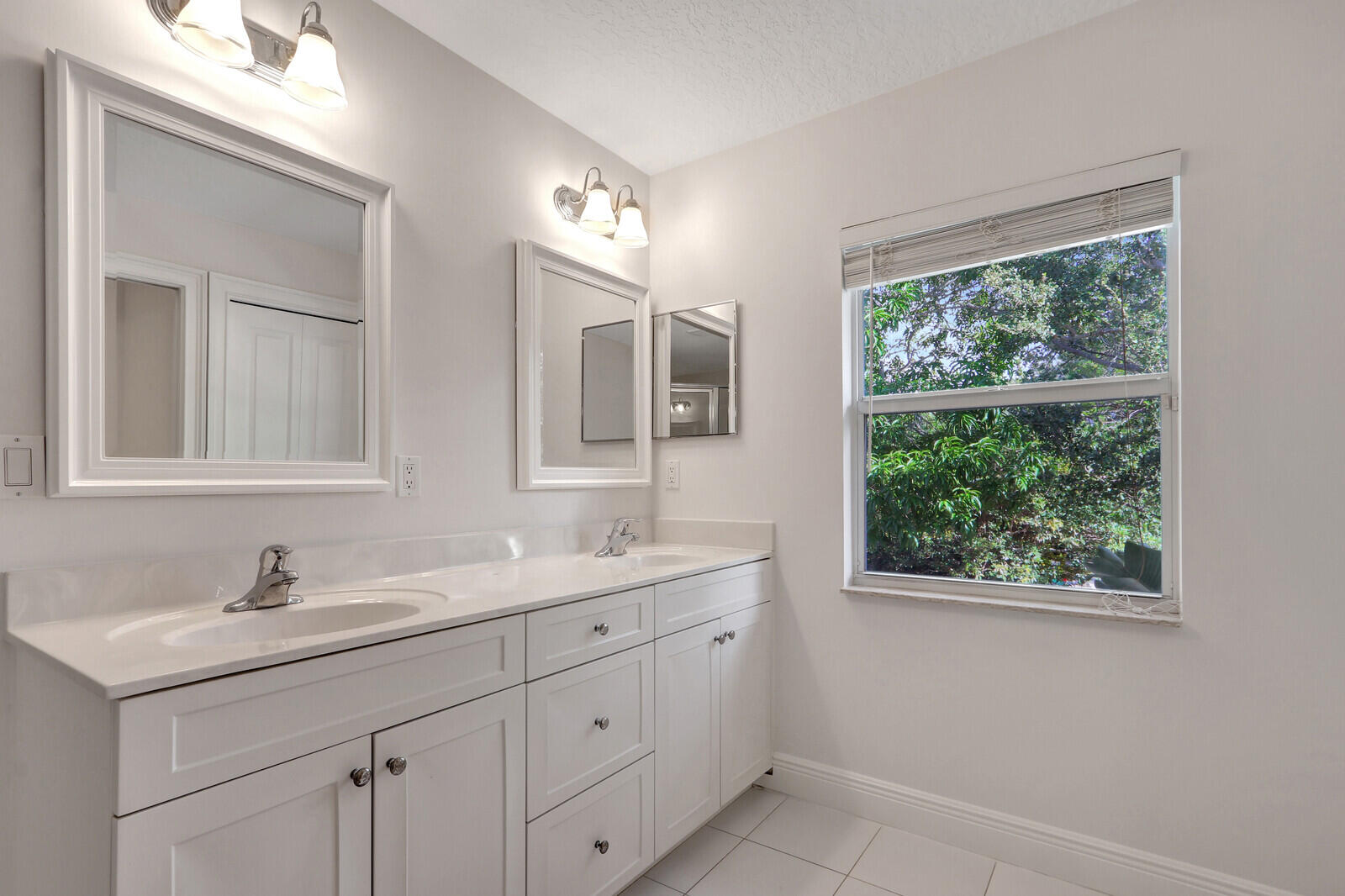 516 NW North River Drive, Stuart