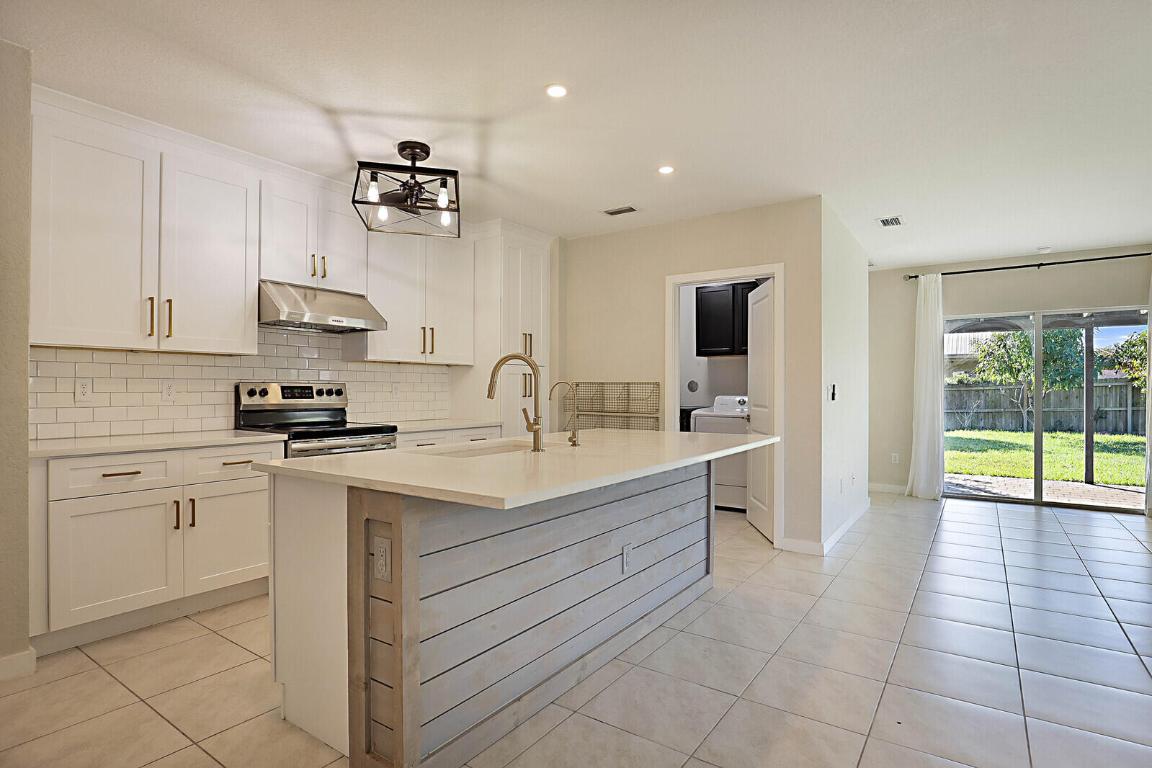 6946 Palm Garden Street, Jupiter