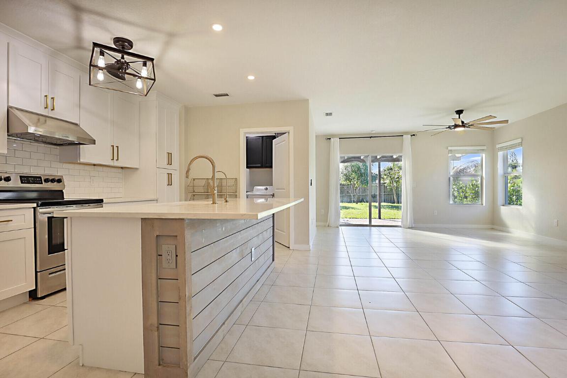 6946 Palm Garden Street, Jupiter