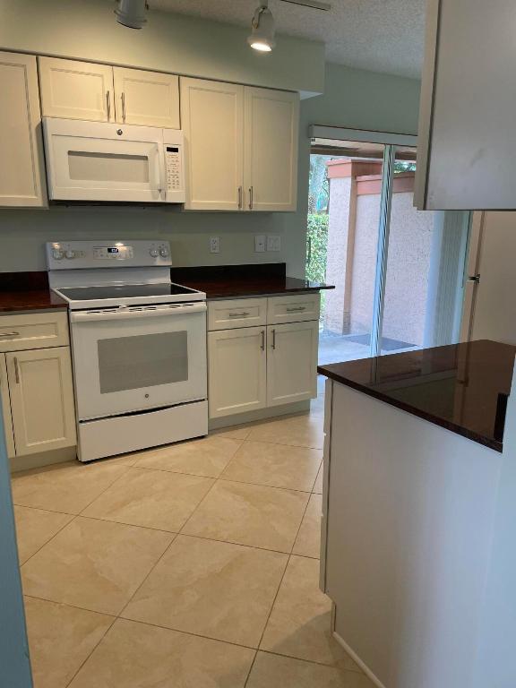 9989 Harbour Lake Circle 102