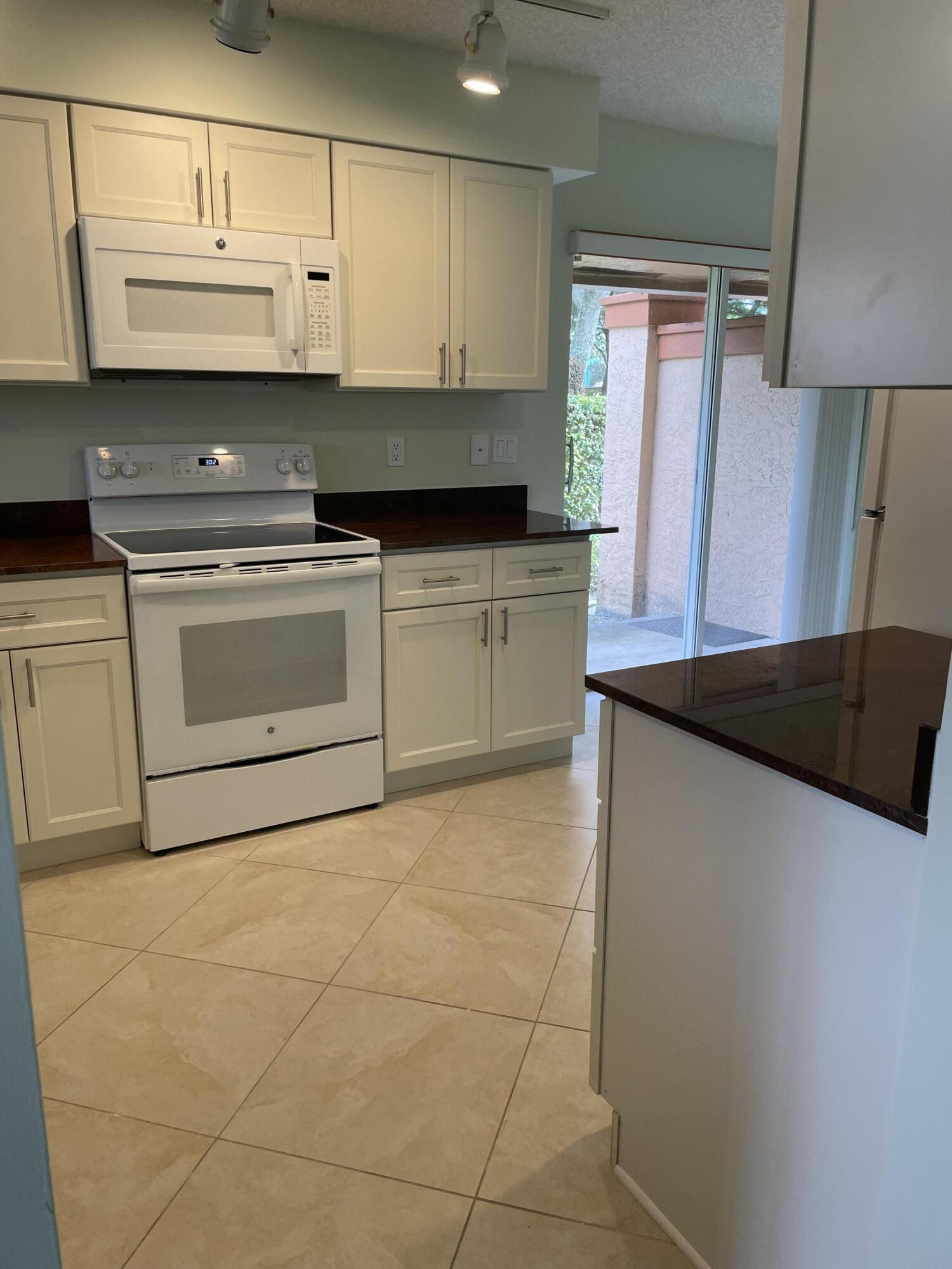 9989 Harbour Lake Circle 102