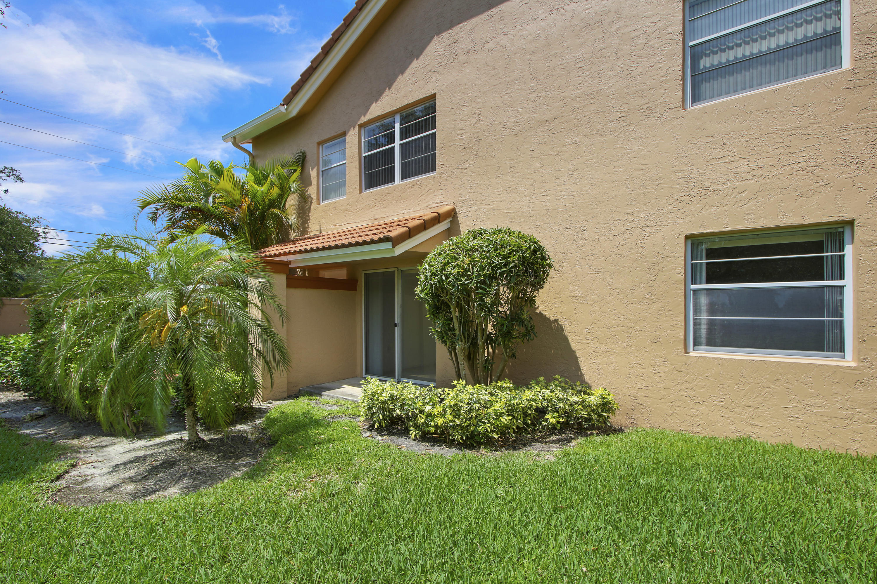 9989 Harbour Lake Circle 102