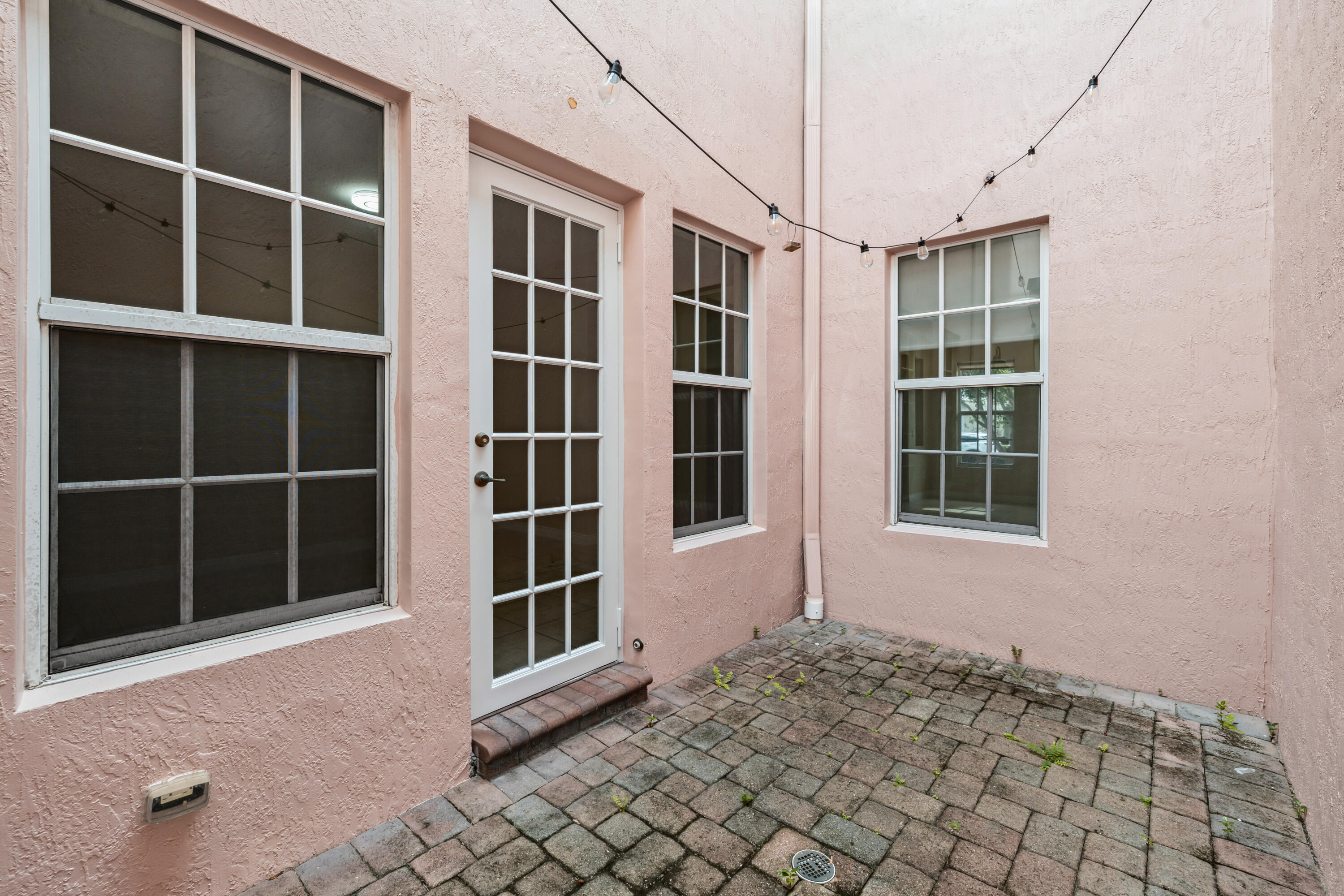 810 NW 83rd Lane, Boca Raton