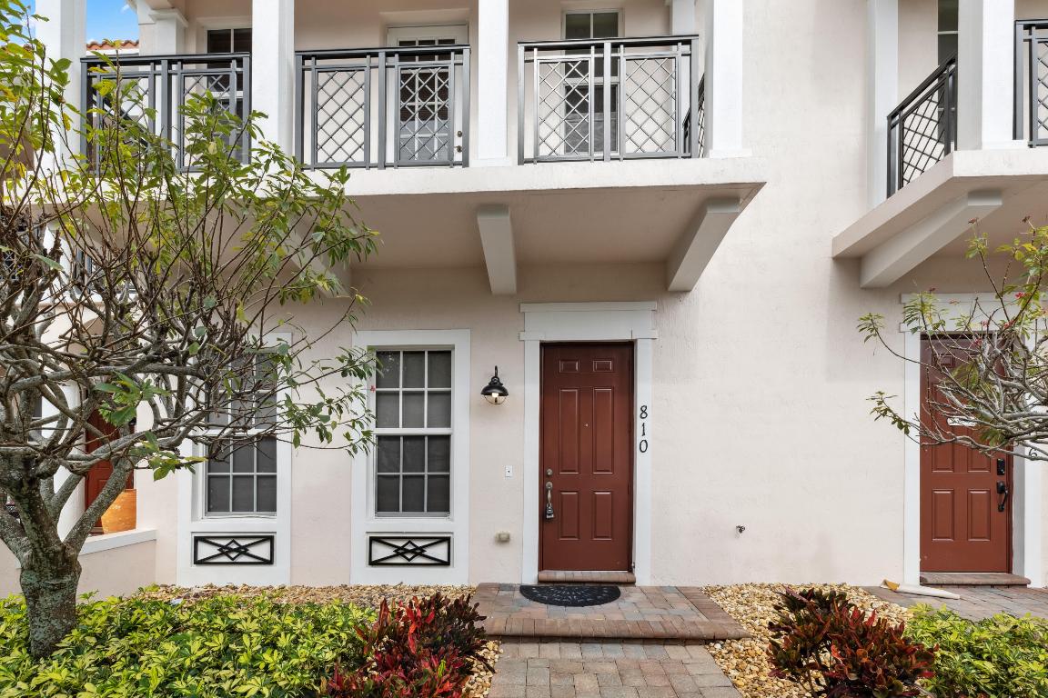 810 NW 83rd Lane, Boca Raton