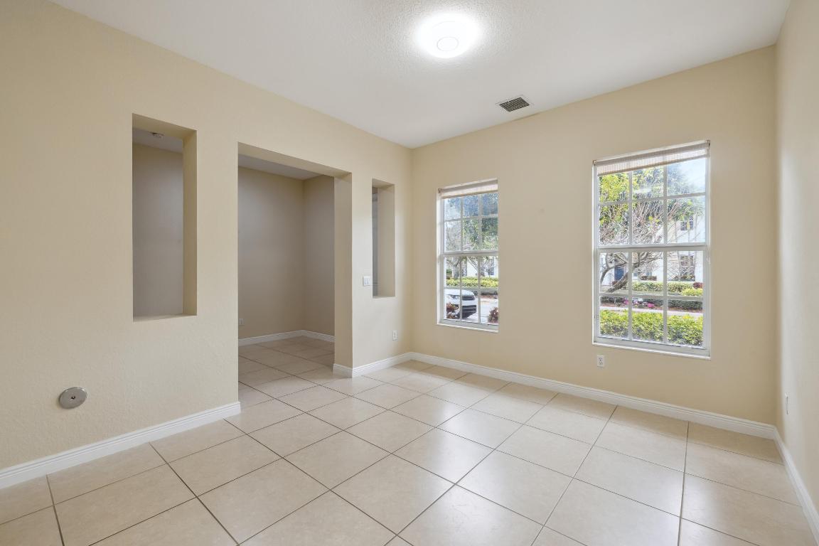 810 NW 83rd Lane, Boca Raton