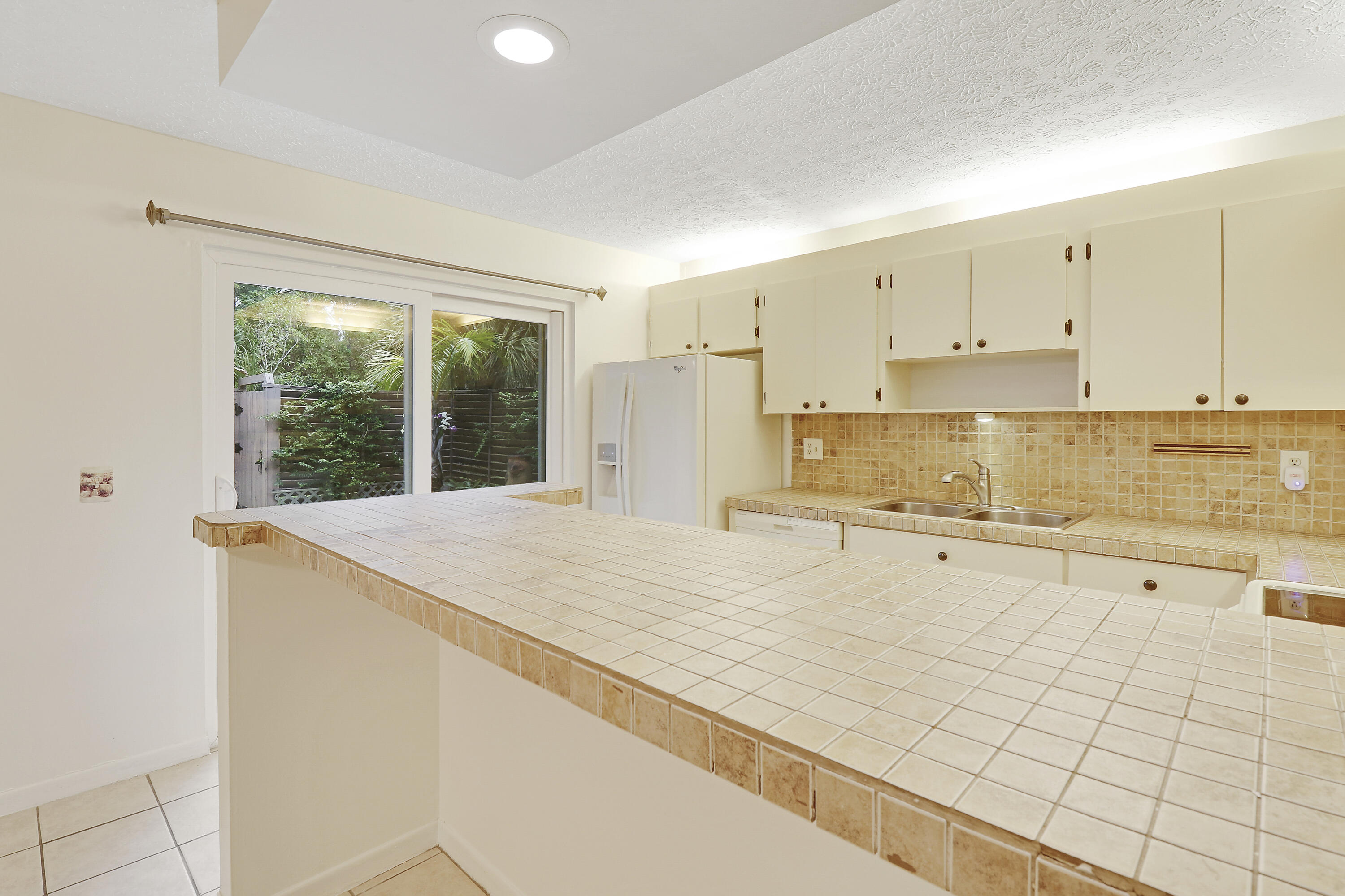 784 NW 10th Terrace