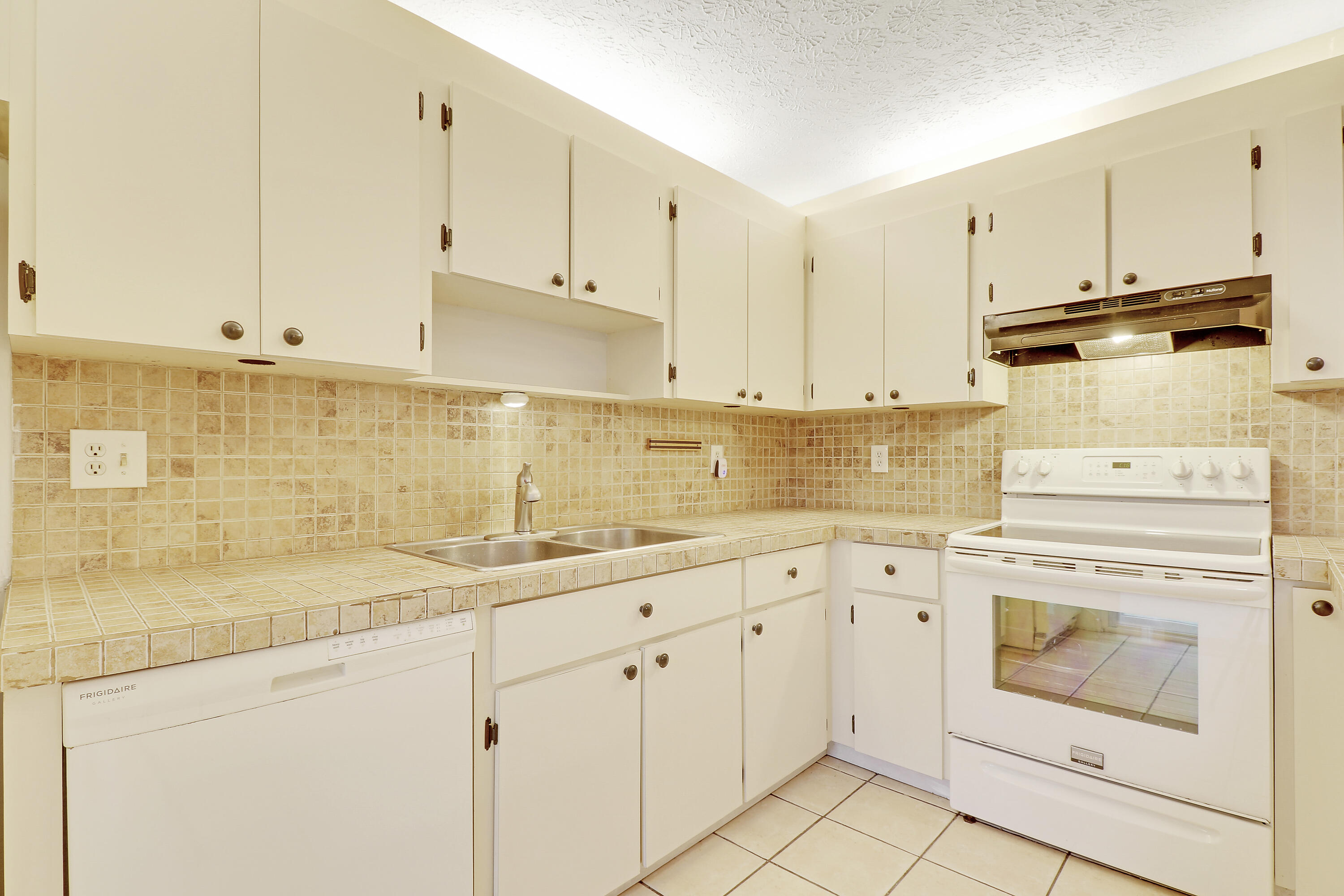 784 NW 10th Terrace