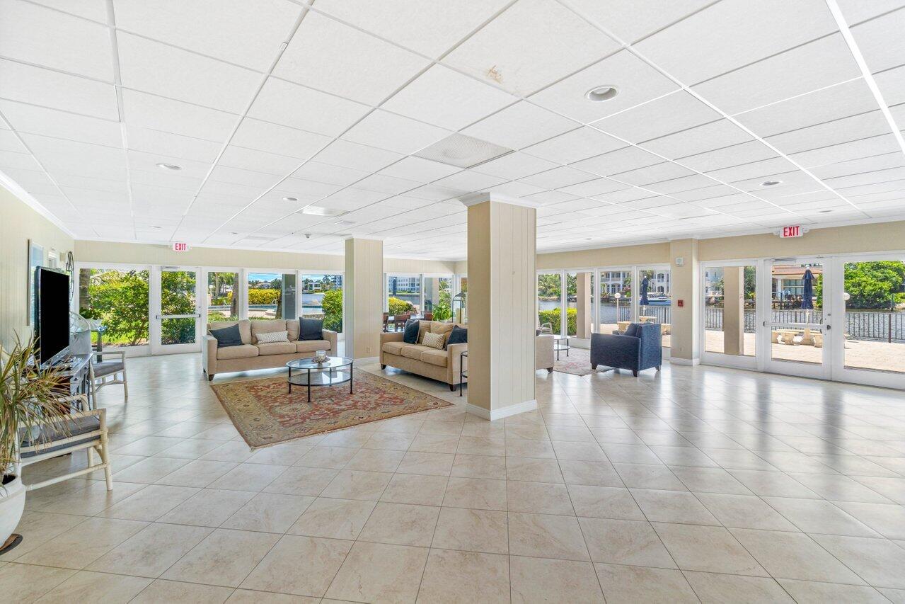 400 Seasage Drive 305, Delray Beach Unit: 305