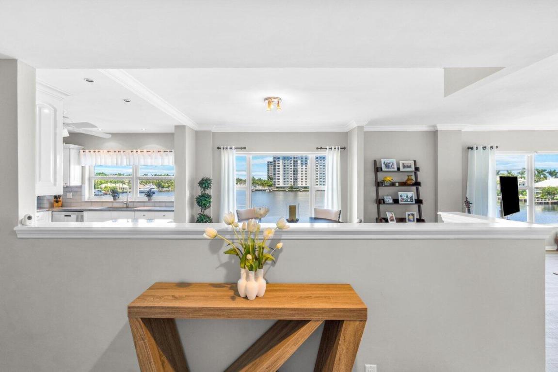 400 Seasage Drive 305, Delray Beach Unit: 305