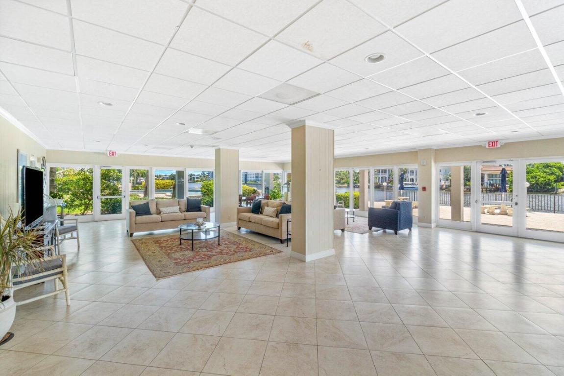 400 Seasage Drive 305, Delray Beach Unit: 305