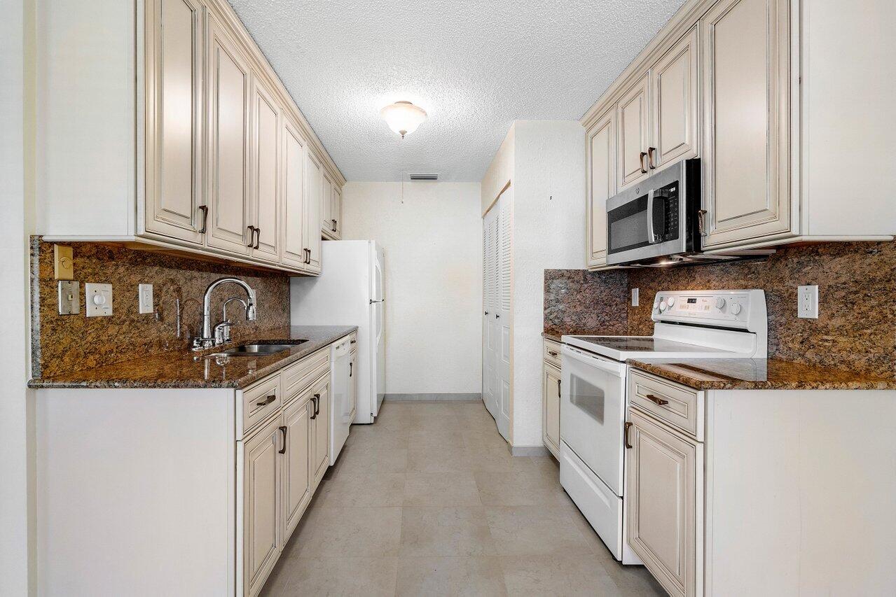 5076 Alfred Drive, West Palm Beach
