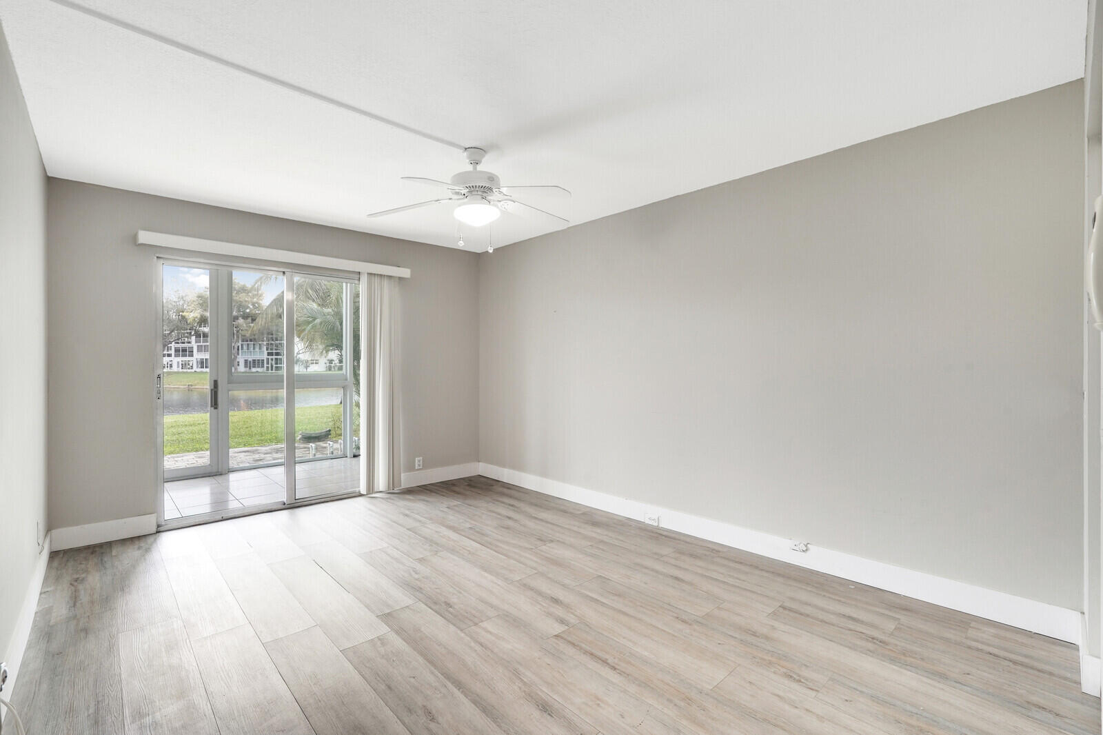 1019 Oakridge A, Deerfield Beach