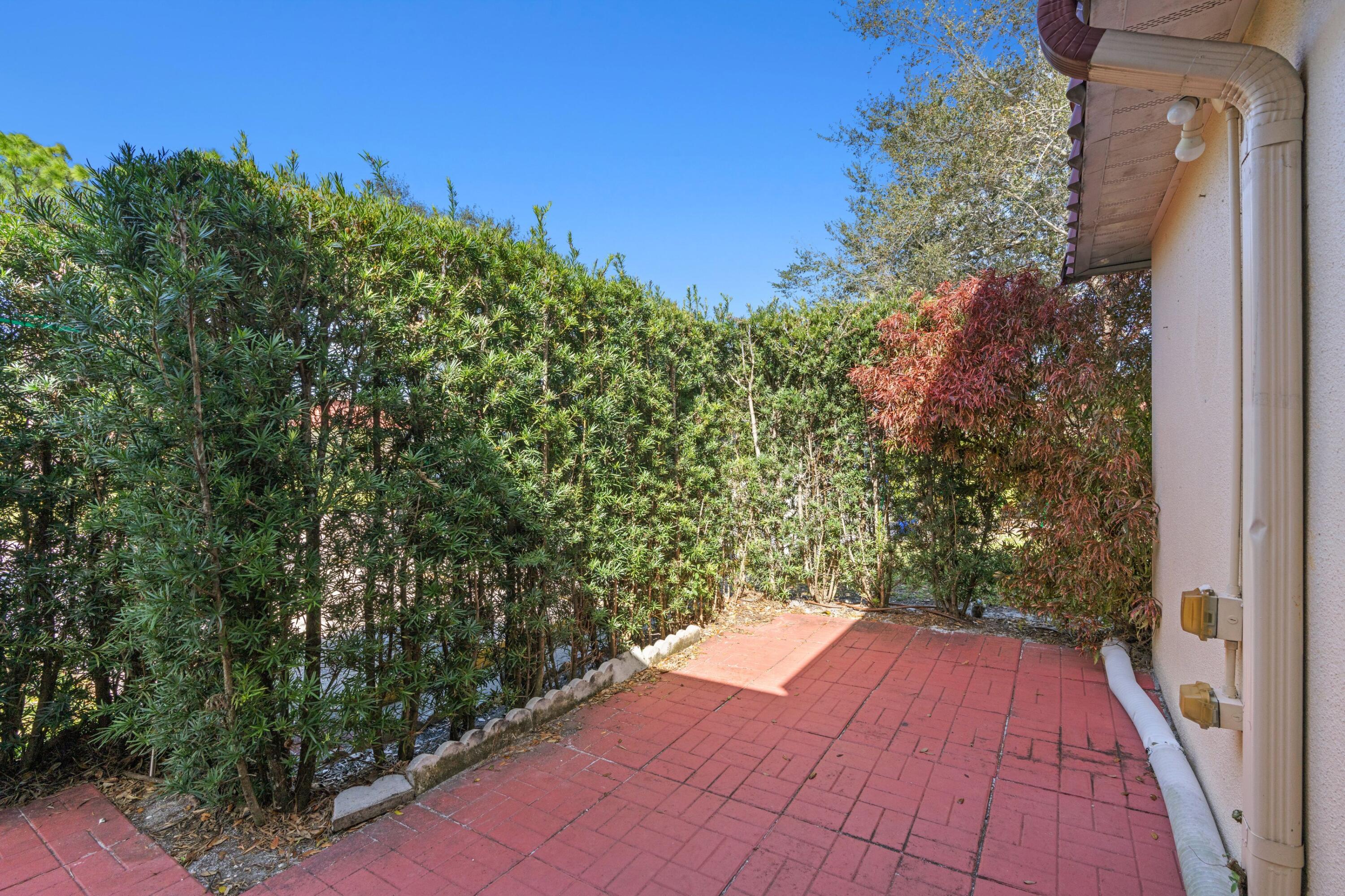 725 Nantucket Circle B