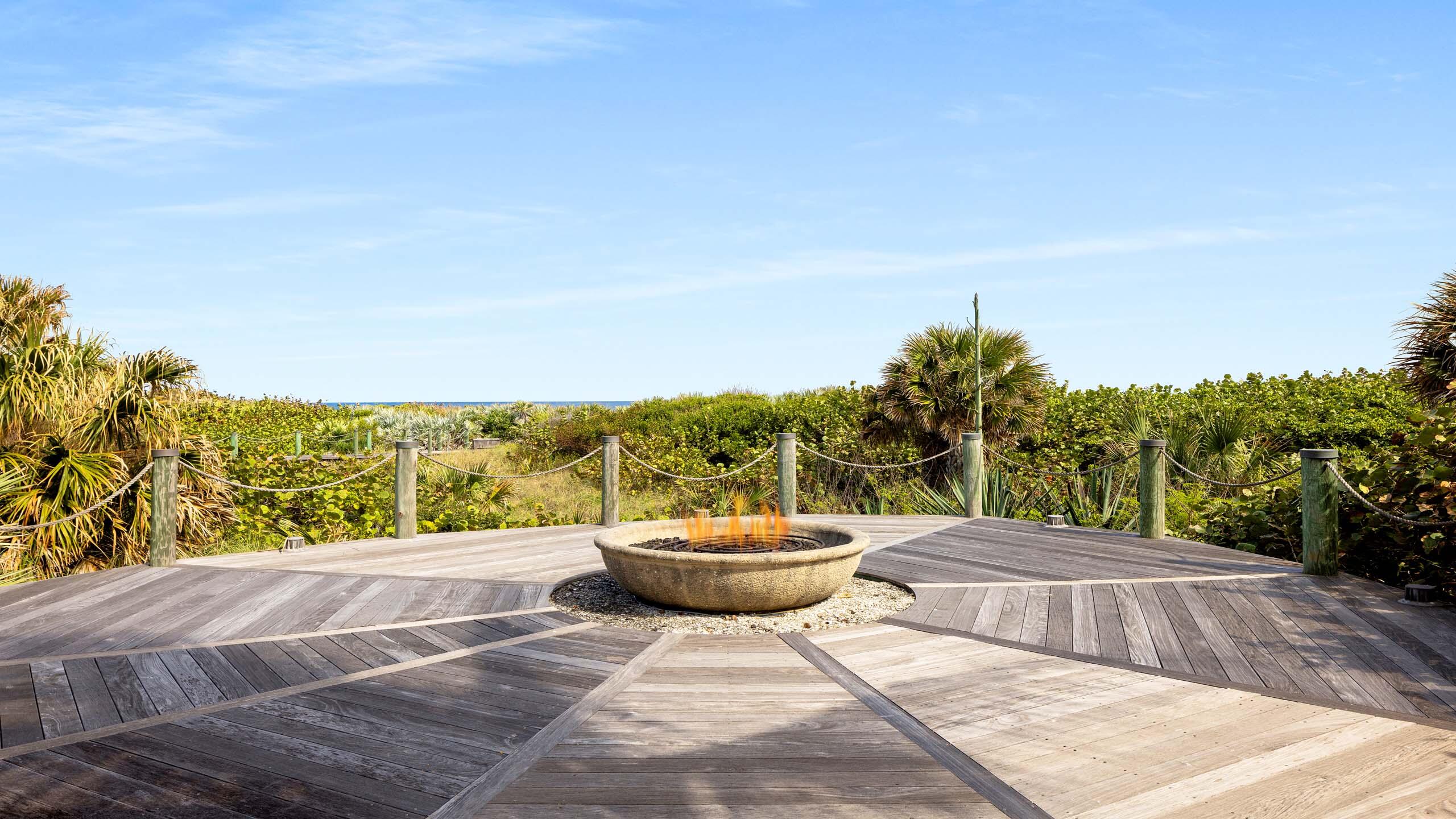 1960 S Ocean Boulevard, Manalapan