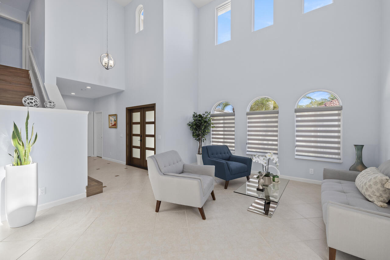 1190 Mahogany Lane