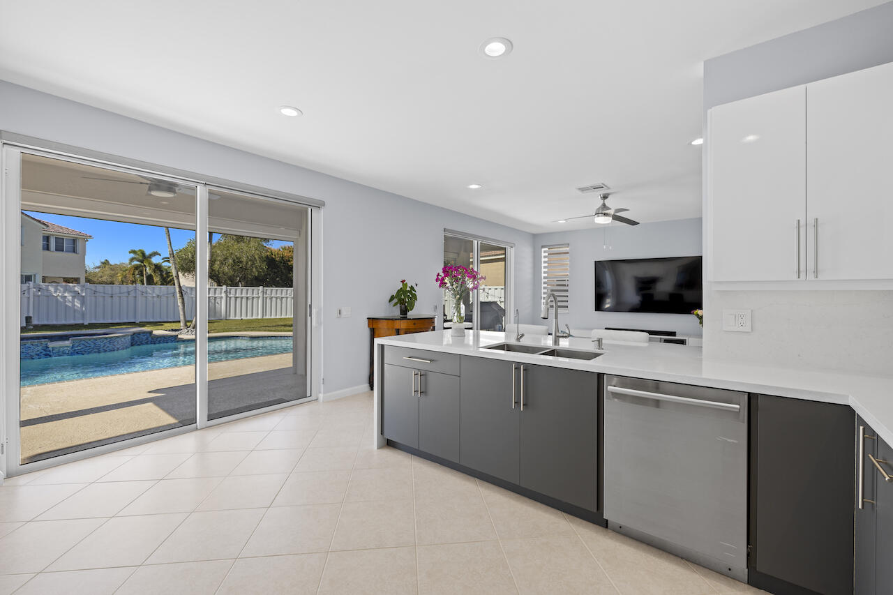 1190 Mahogany Lane