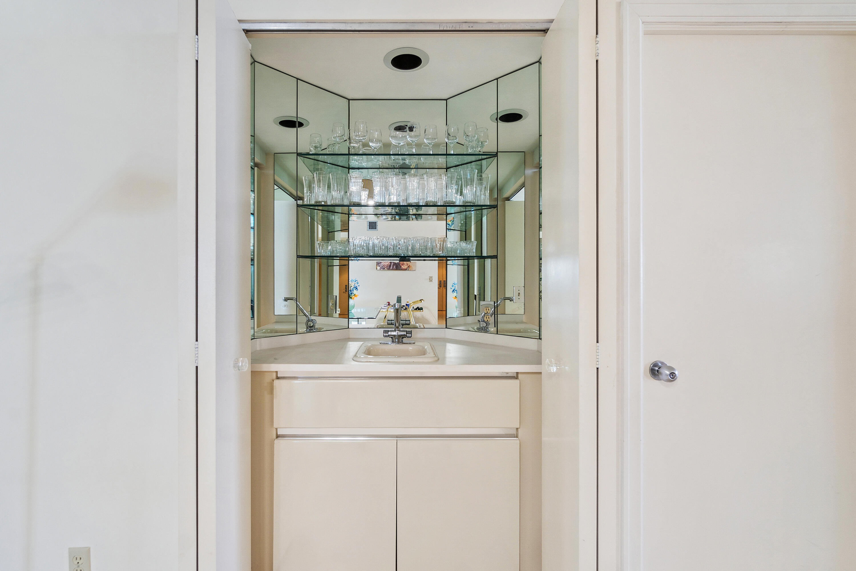 3170 S Ocean Boulevard S304, Palm Beach Unit: S304