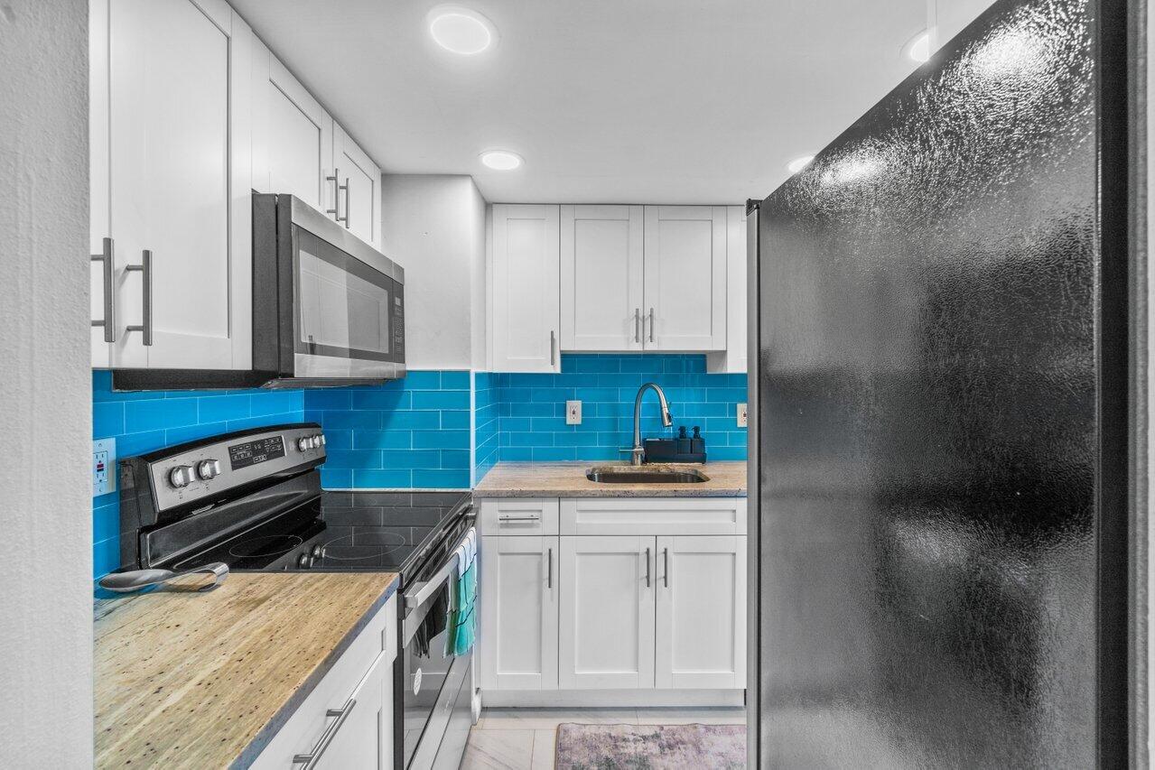 125 W Hidden Valley Boulevard 2, Boca Raton Unit: 2