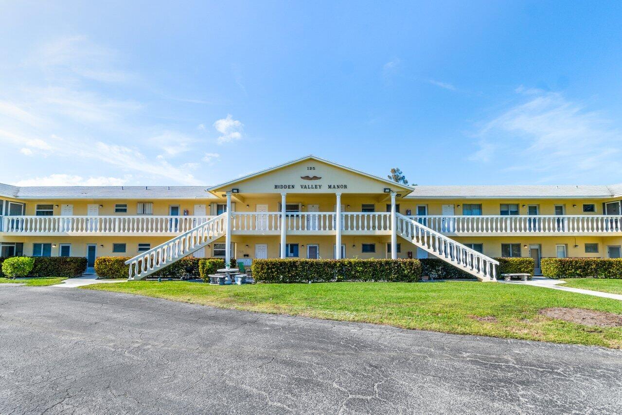 125 W Hidden Valley Boulevard 2, Boca Raton Unit: 2