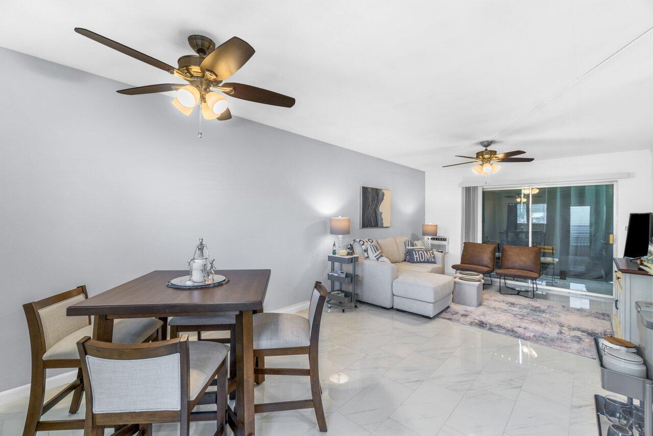 125 W Hidden Valley Boulevard 2, Boca Raton Unit: 2
