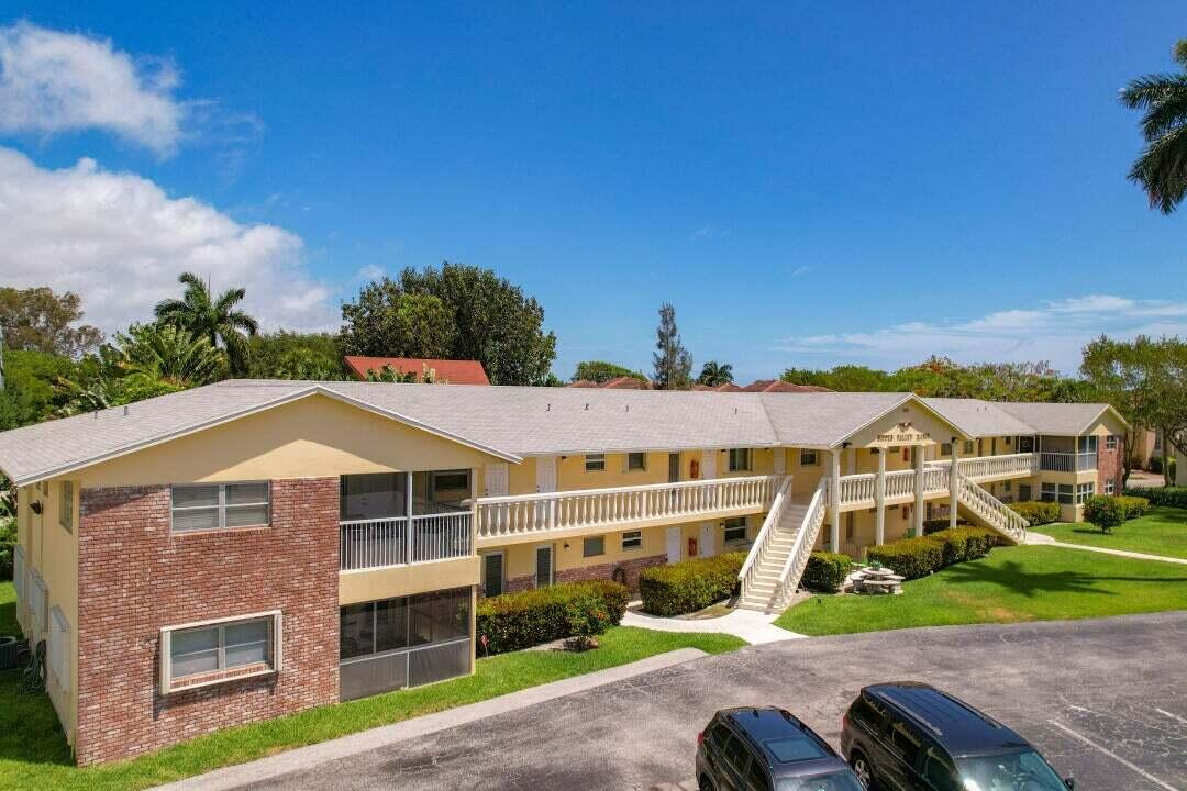 125 W Hidden Valley Boulevard 2, Boca Raton Unit: 2