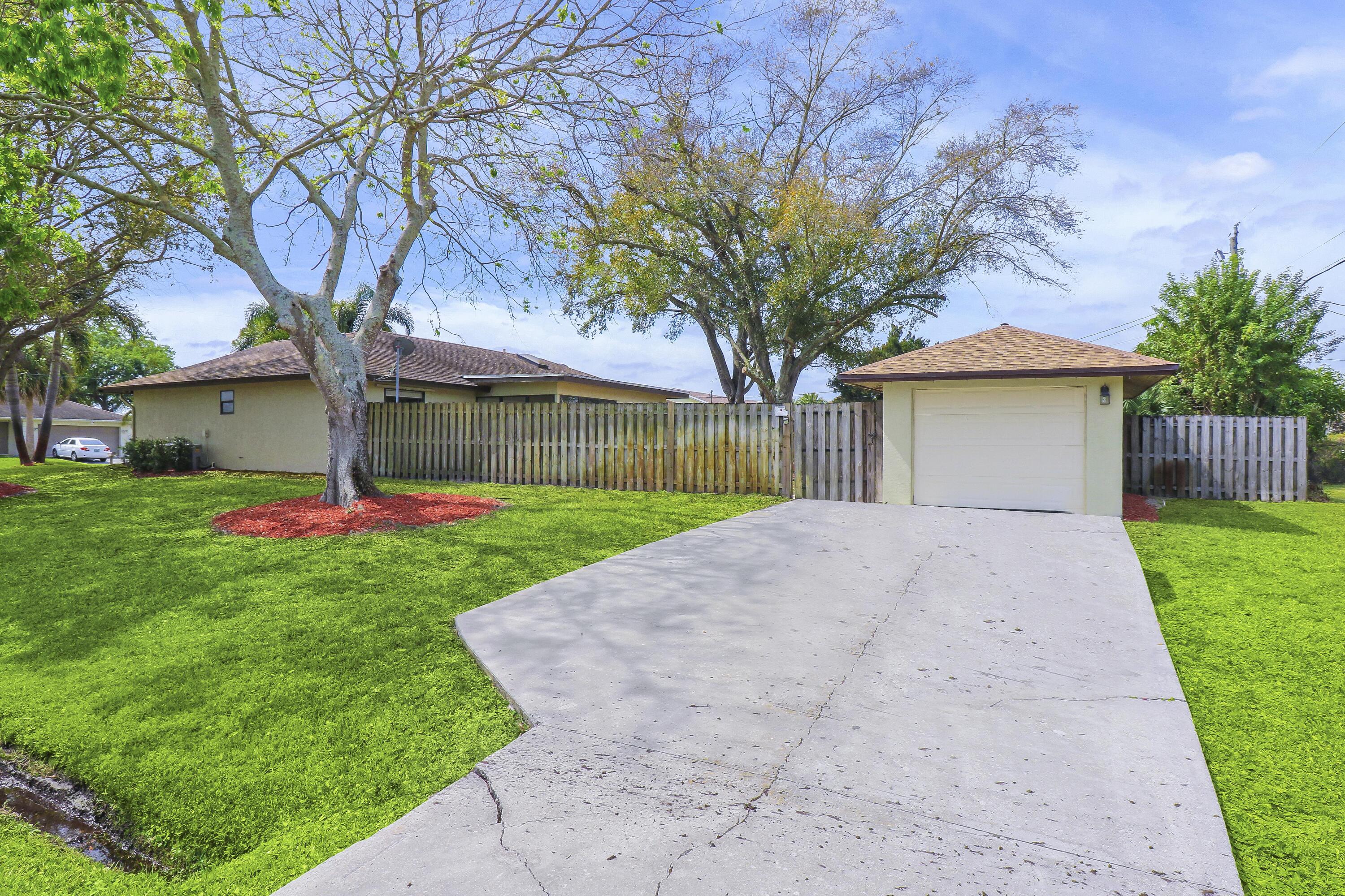 1101 SW Sudder Avenue