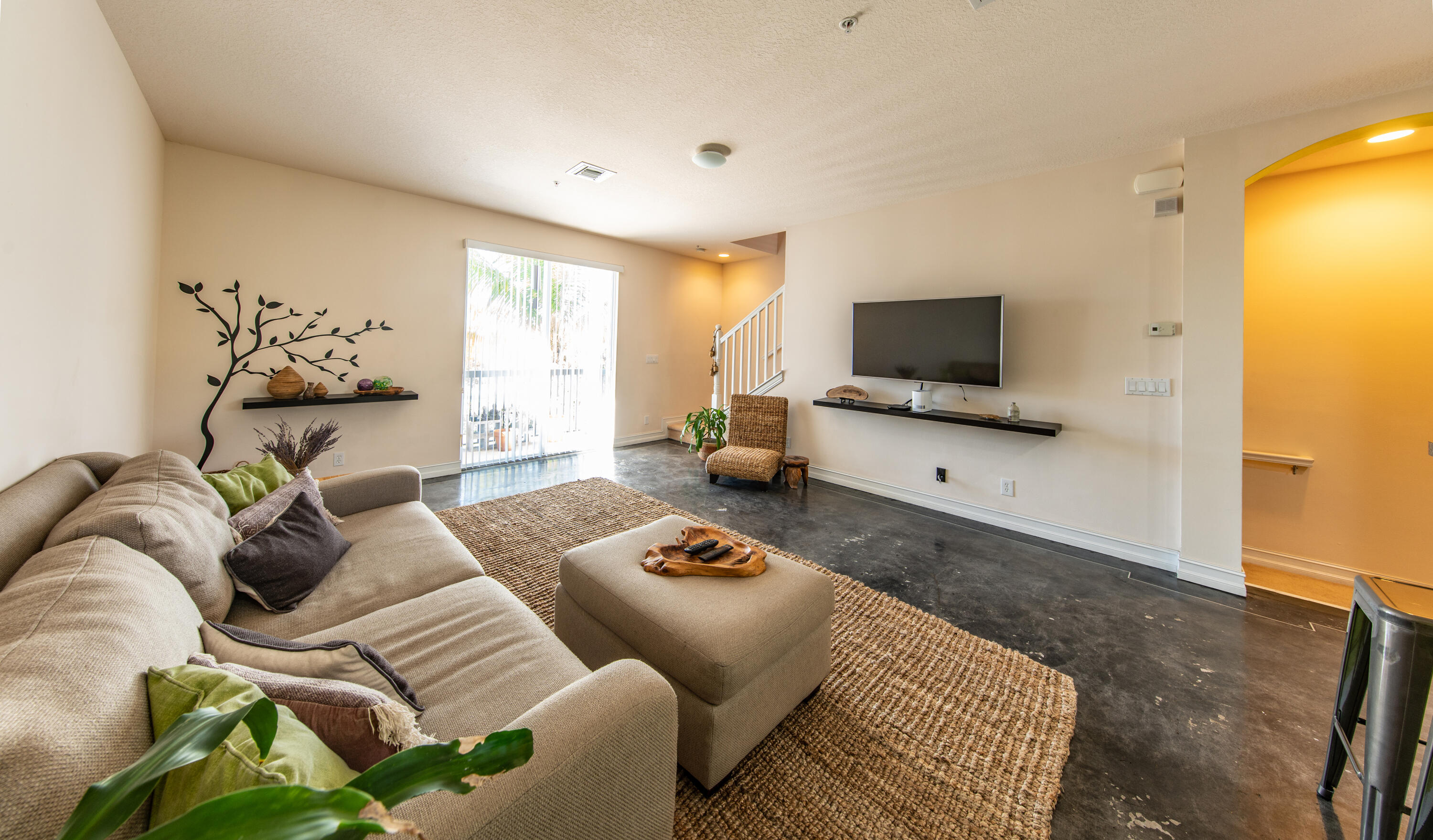 105 SW 2nd Avenue