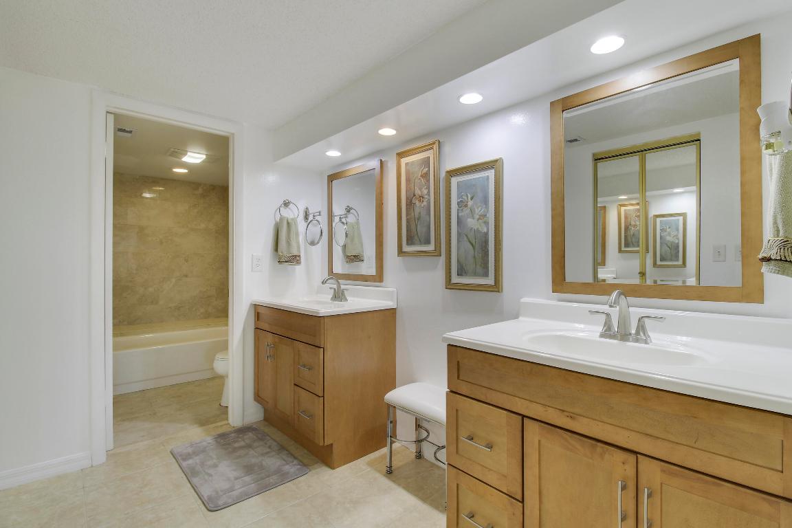 13833 Royal Palm Court C