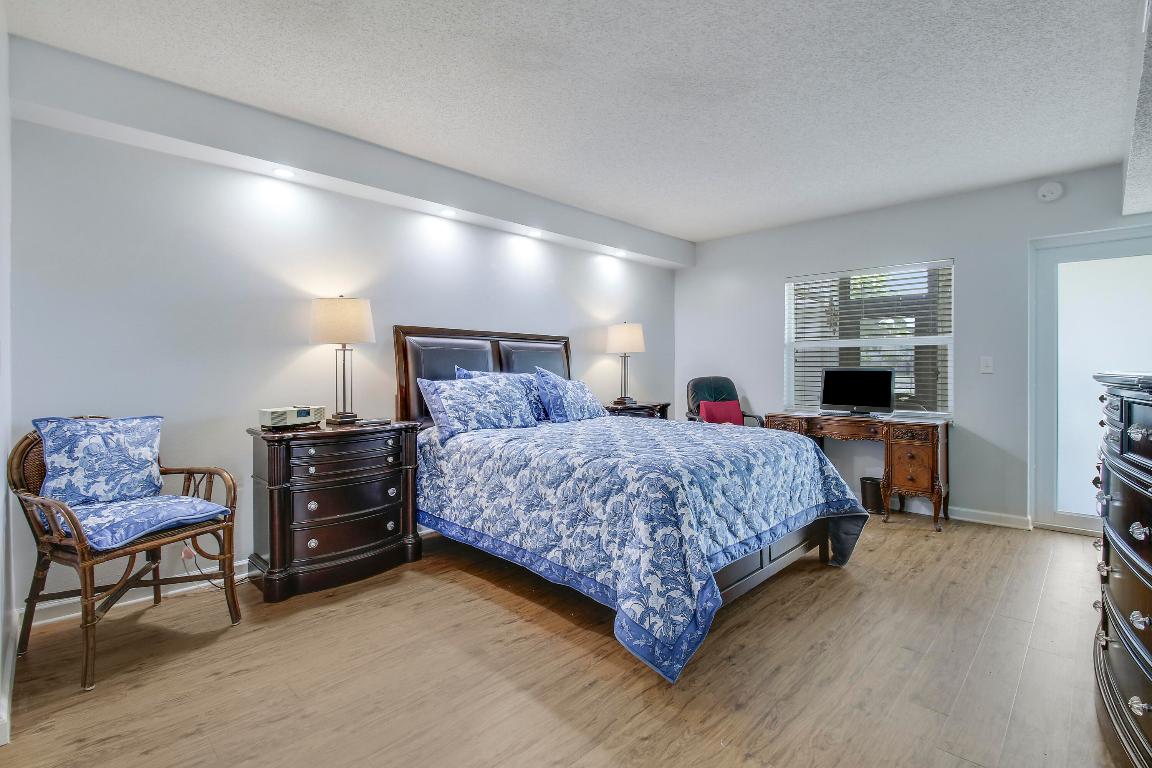 13833 Royal Palm Court C