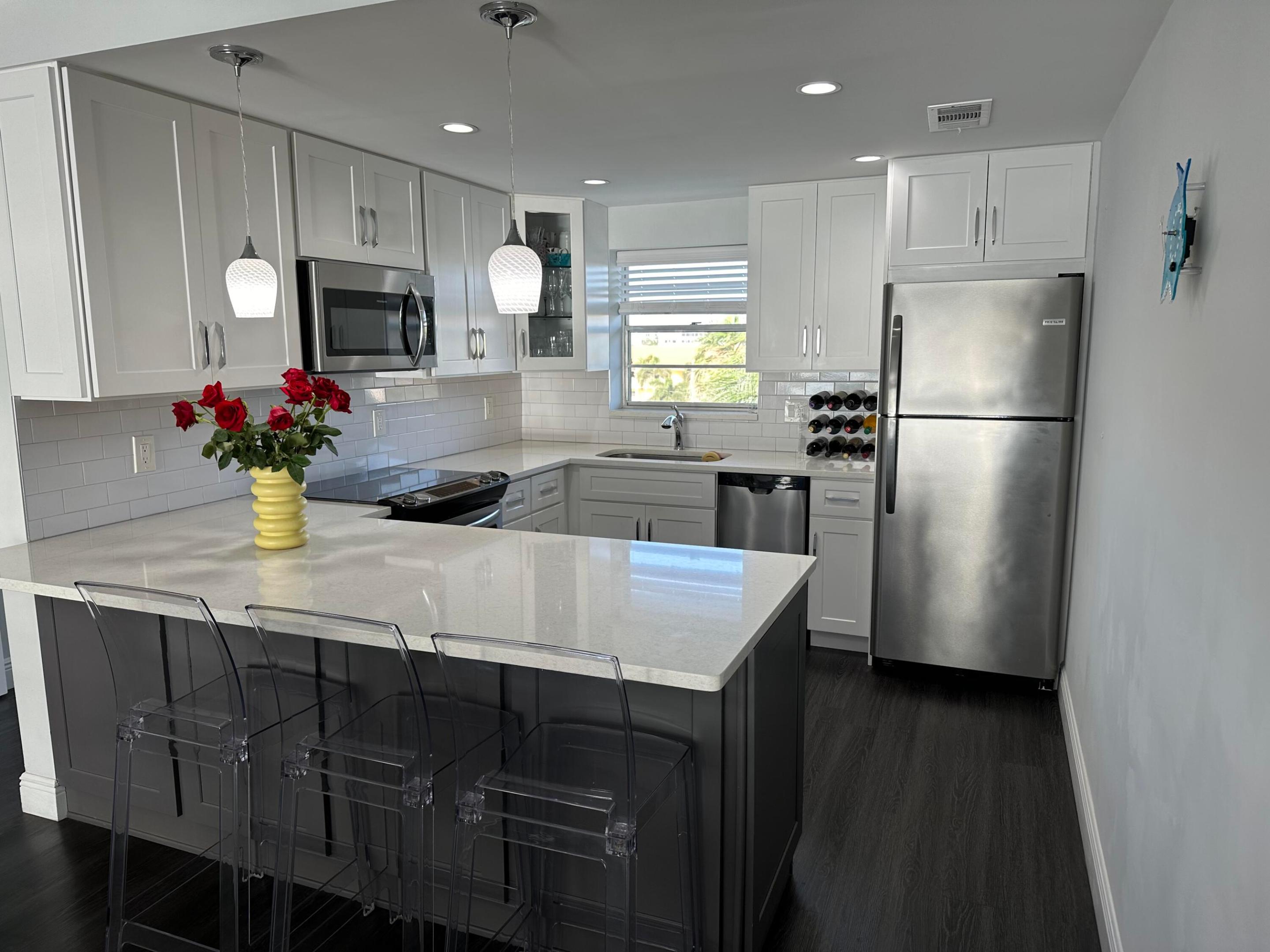 52 Yacht Club Drive 402