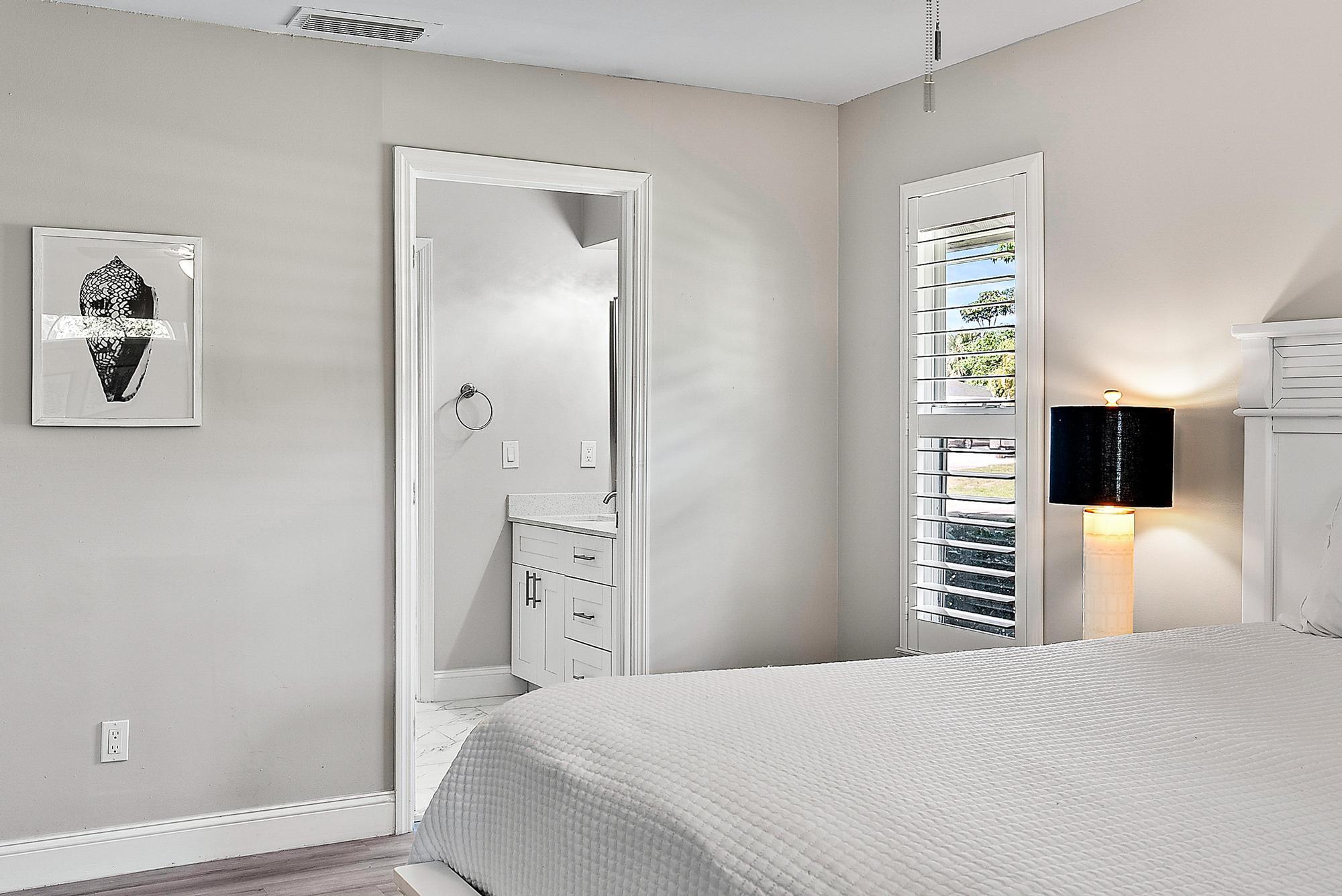 2001 SE Hanford Road