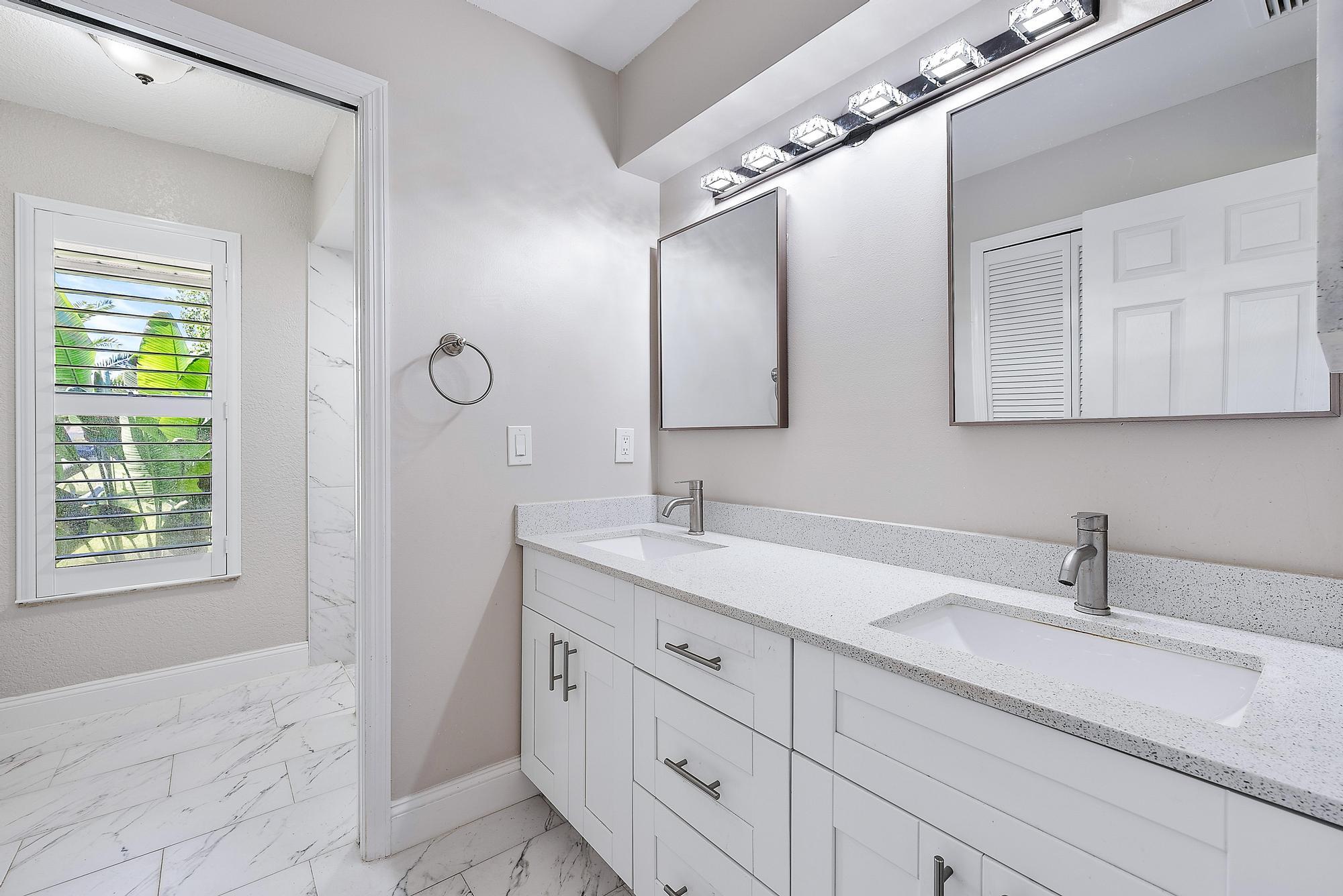 2001 SE Hanford Road