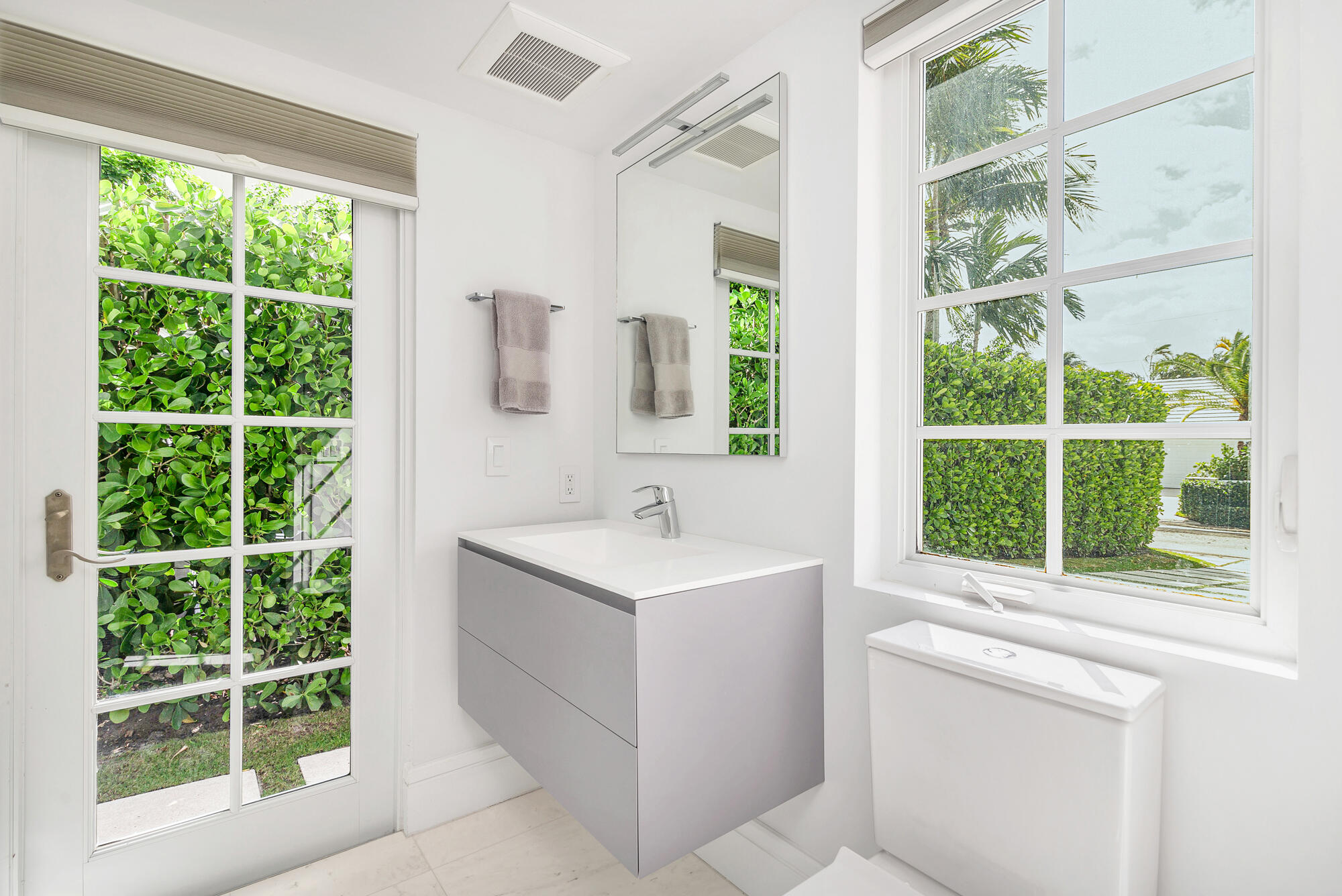 285 Colonial Lane, Palm Beach